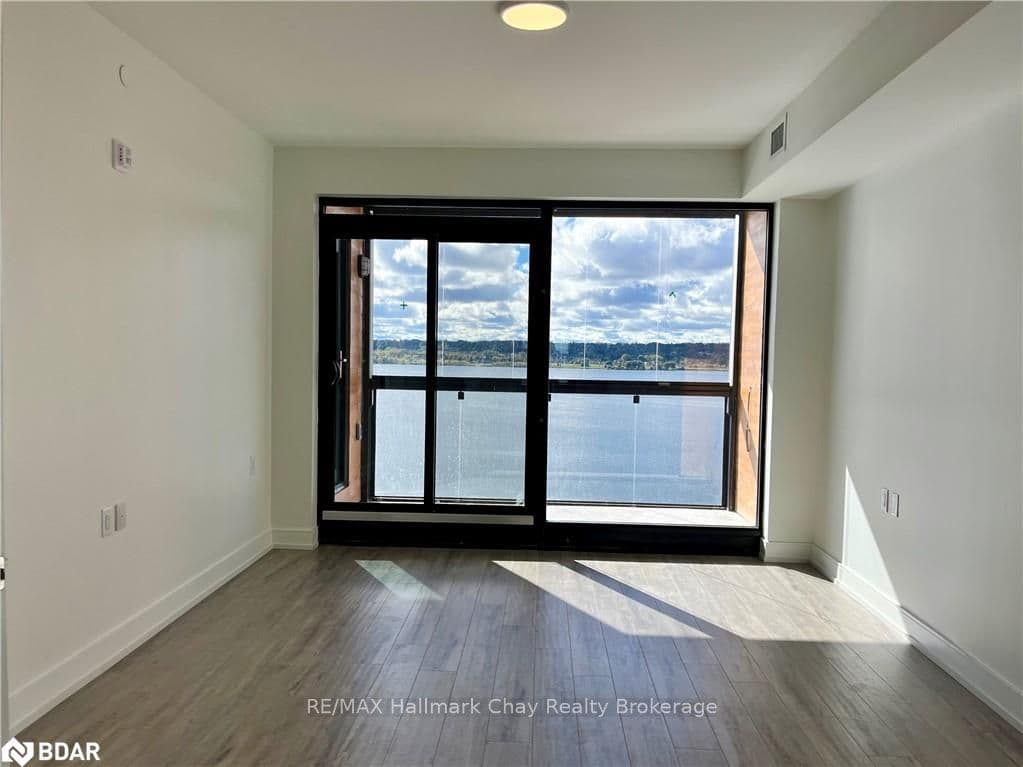 185 DUNLOP Street Unit 706 photo 12