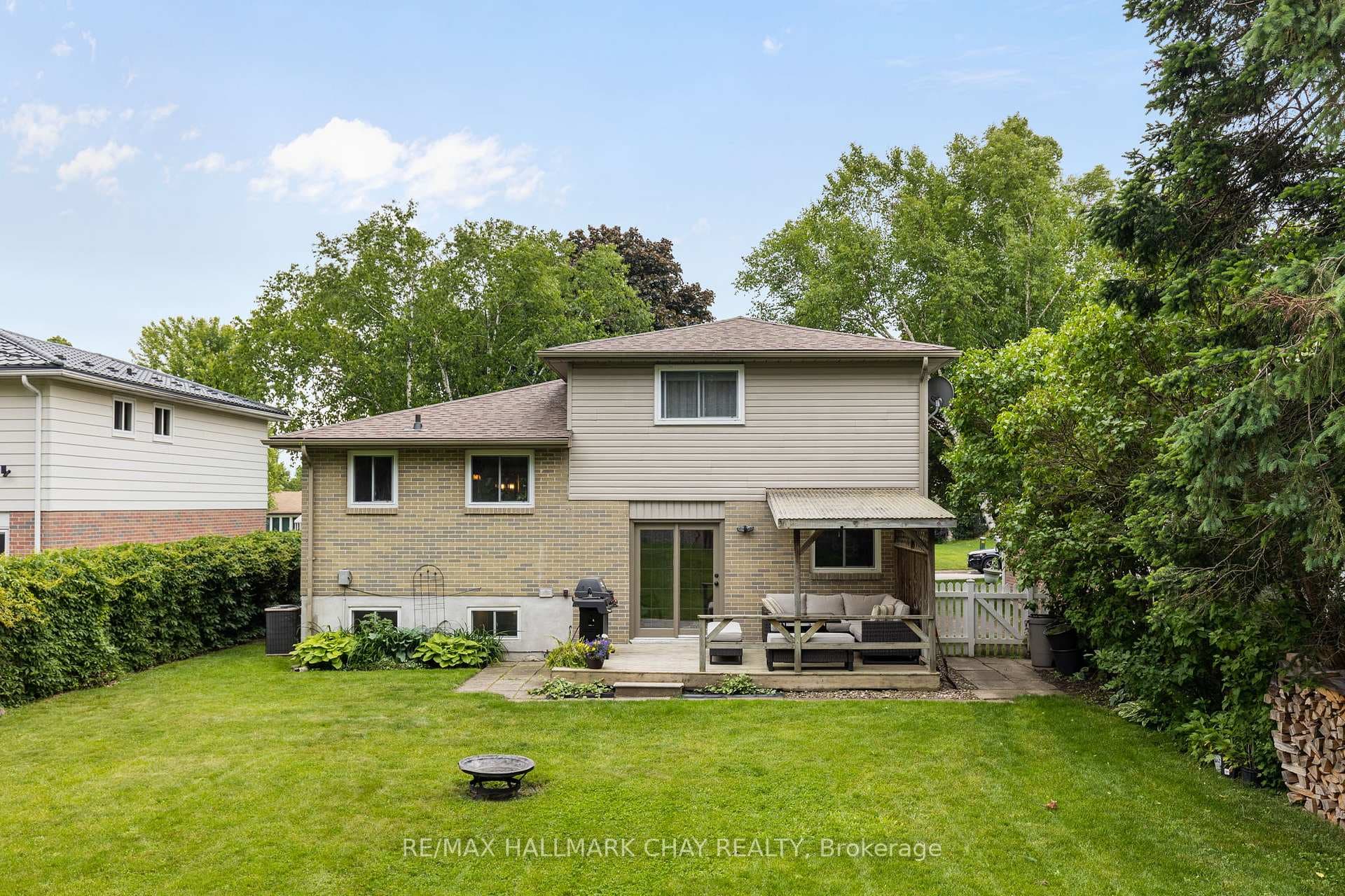 22 Baker Crescent photo 30