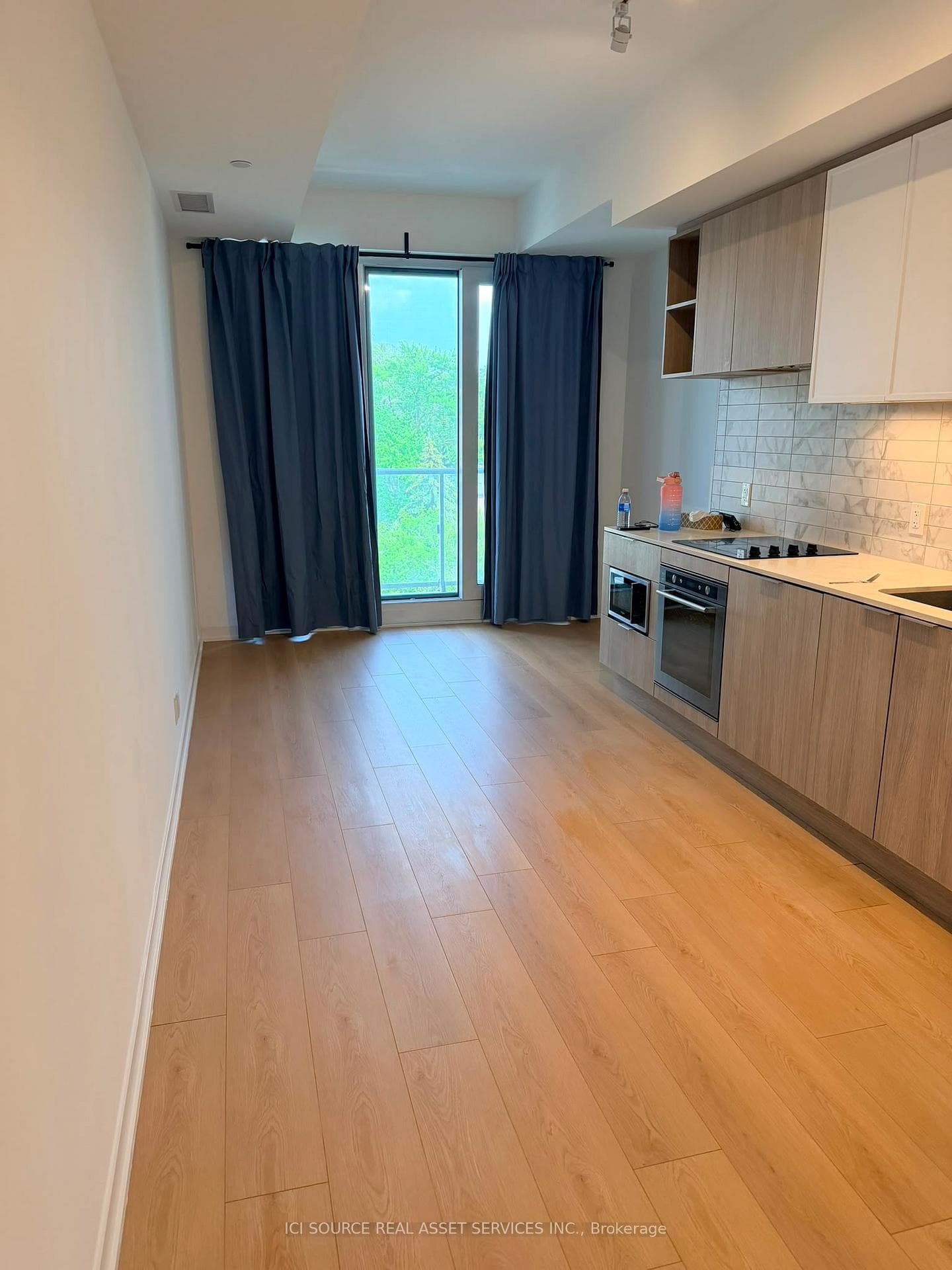 2020 Bathurst Street Unit 732 photo 4