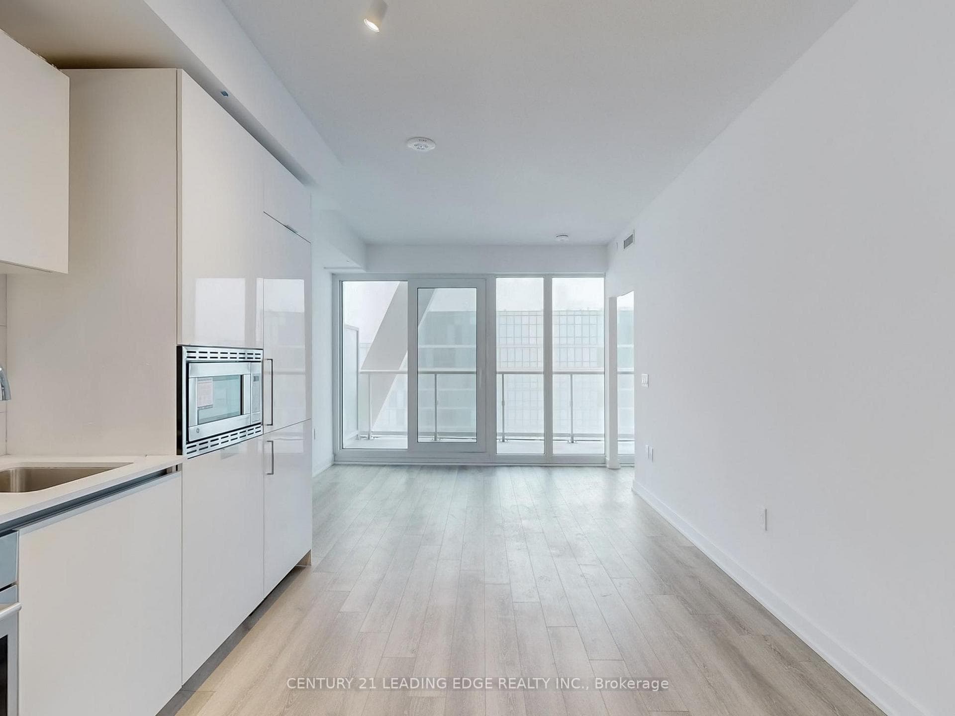 230 Simcoe Street Unit 2217 photo 6