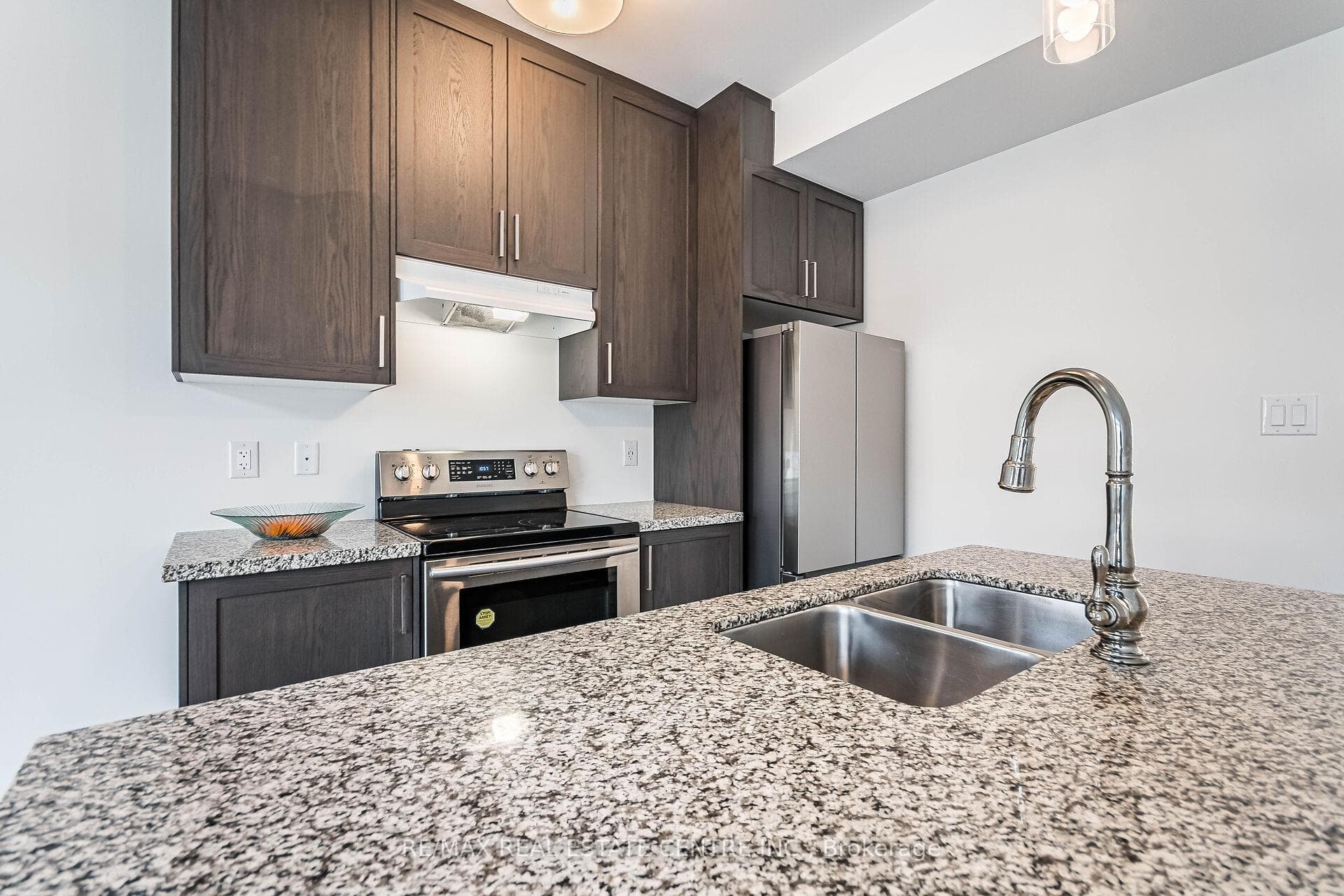 270 Melvin Avenue Unit 33 photo 14