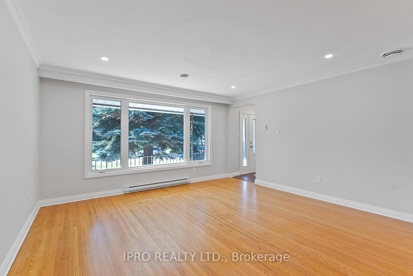 32 Gatesview Avenue Unit Upper photo 6