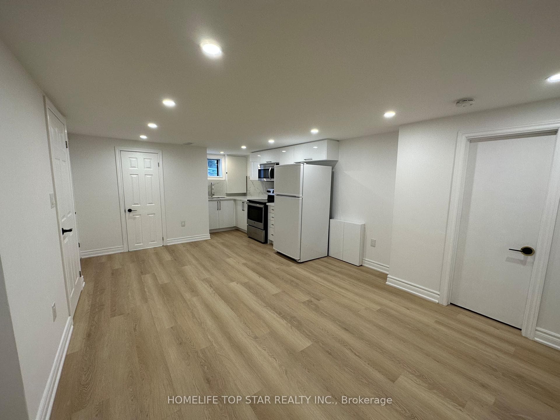 38 Cartier Crescent Unit Basement photo 4