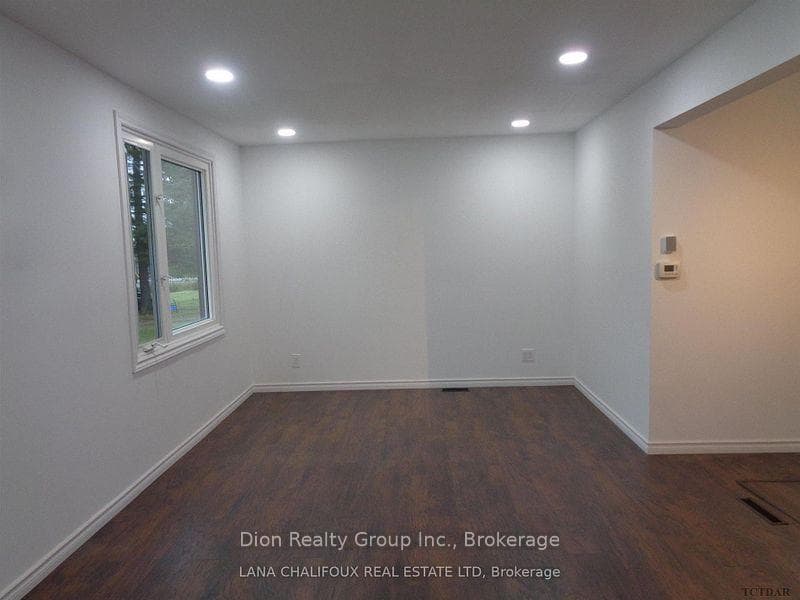 166 Pollock Street photo 2