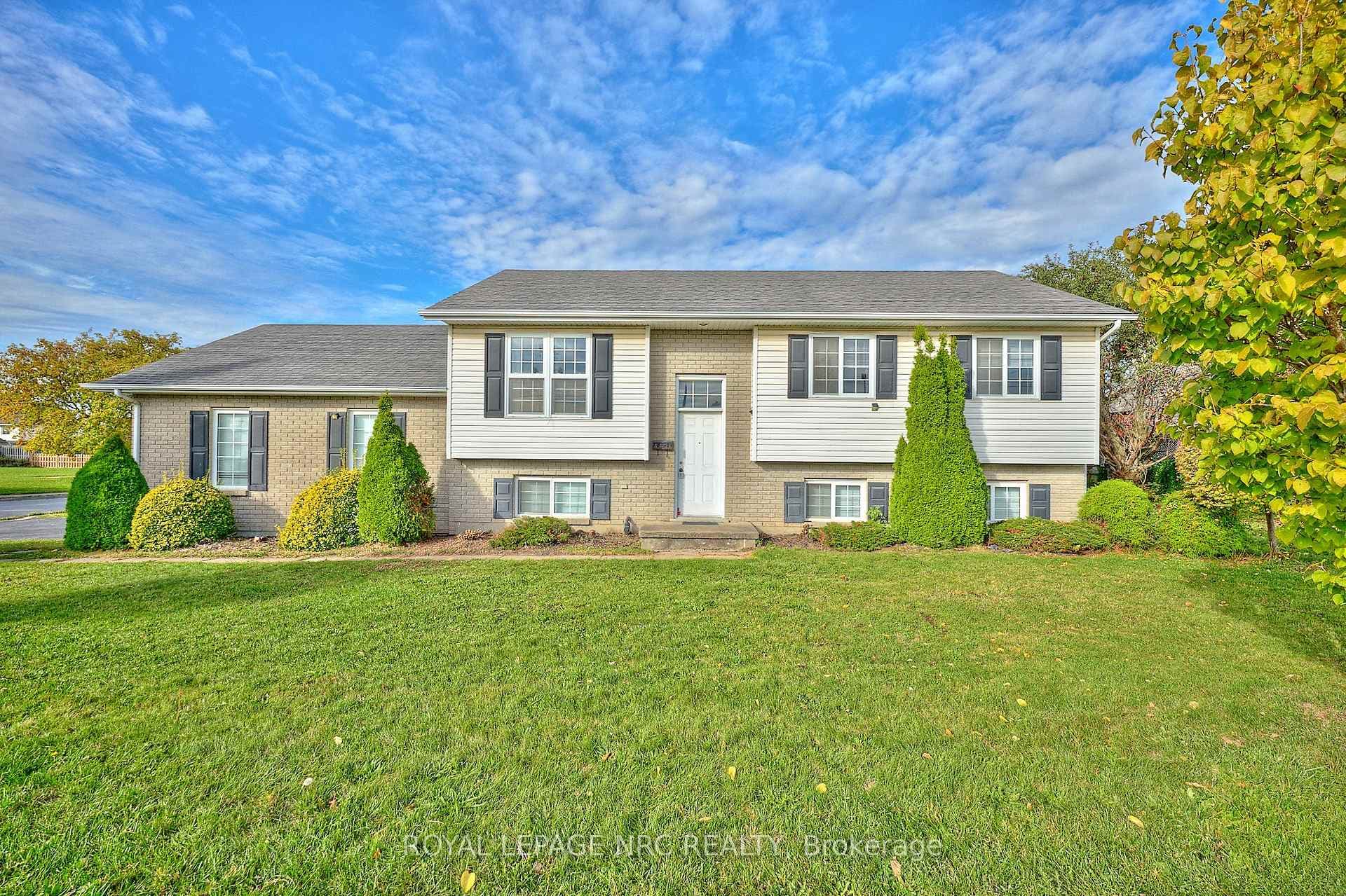 4431 MONTROSE Road photo 32