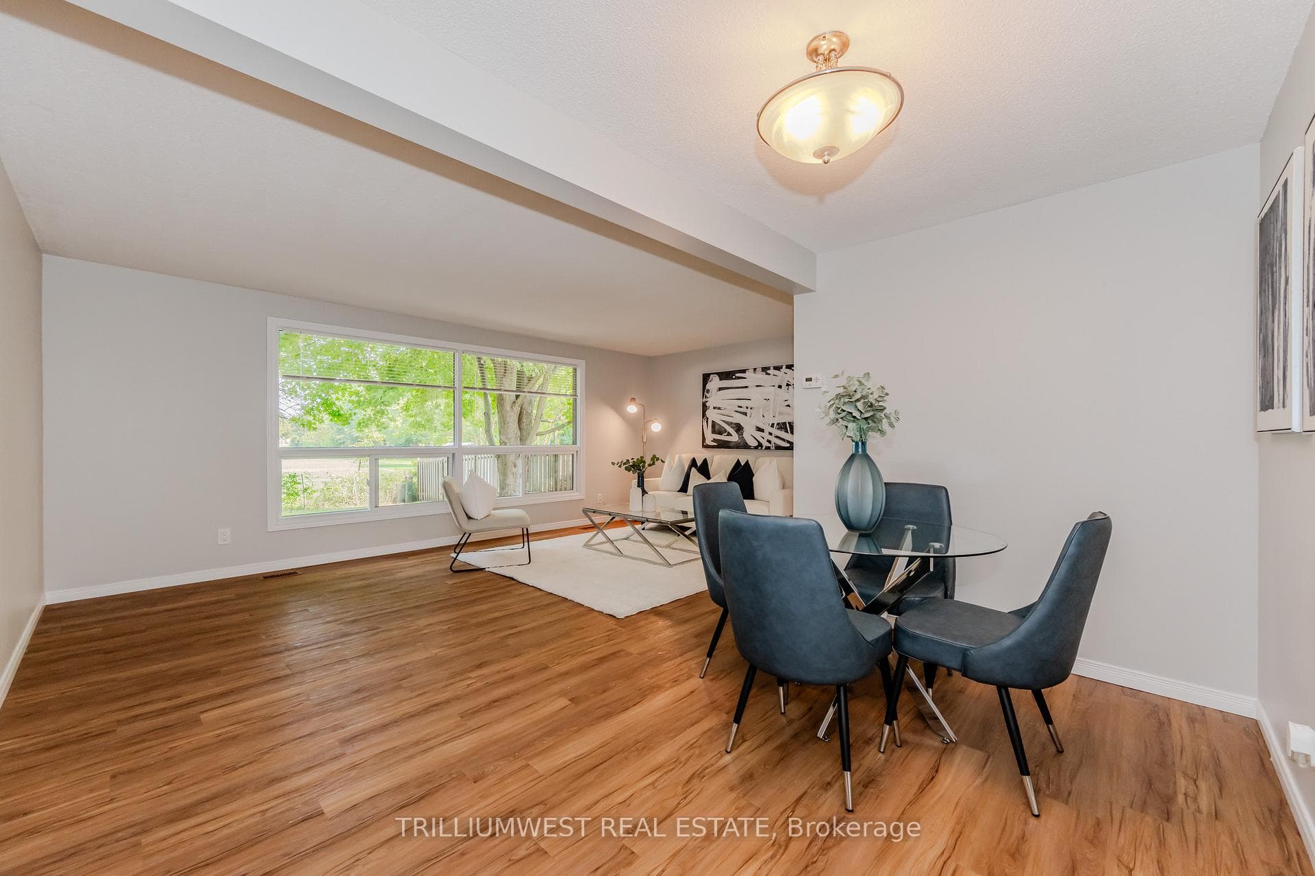 422 Dunvegan Drive photo 15