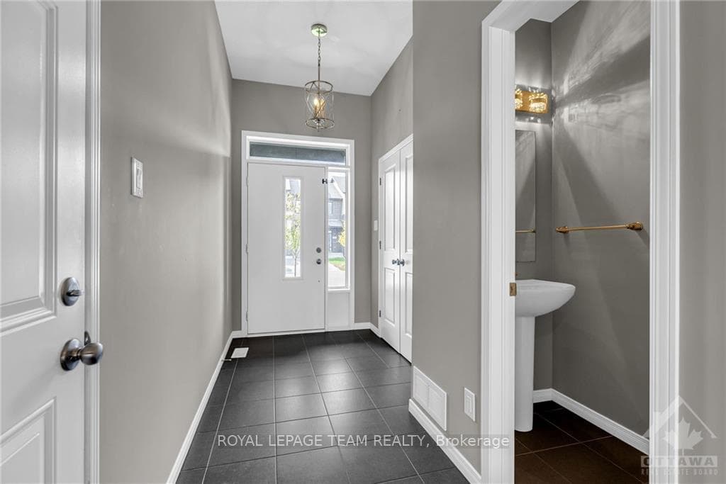 338 NONIUS Street photo 2