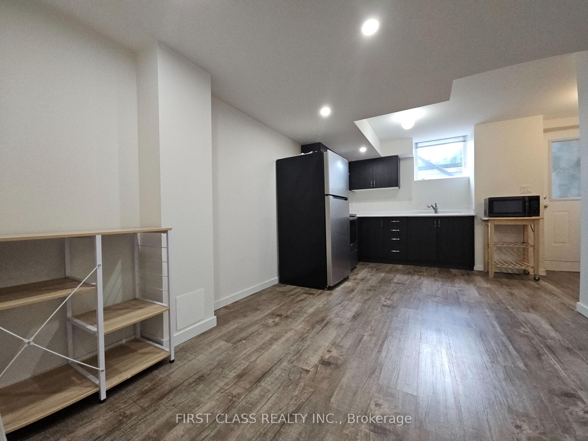 38 Wuhan Lane Unit #Lower photo 6
