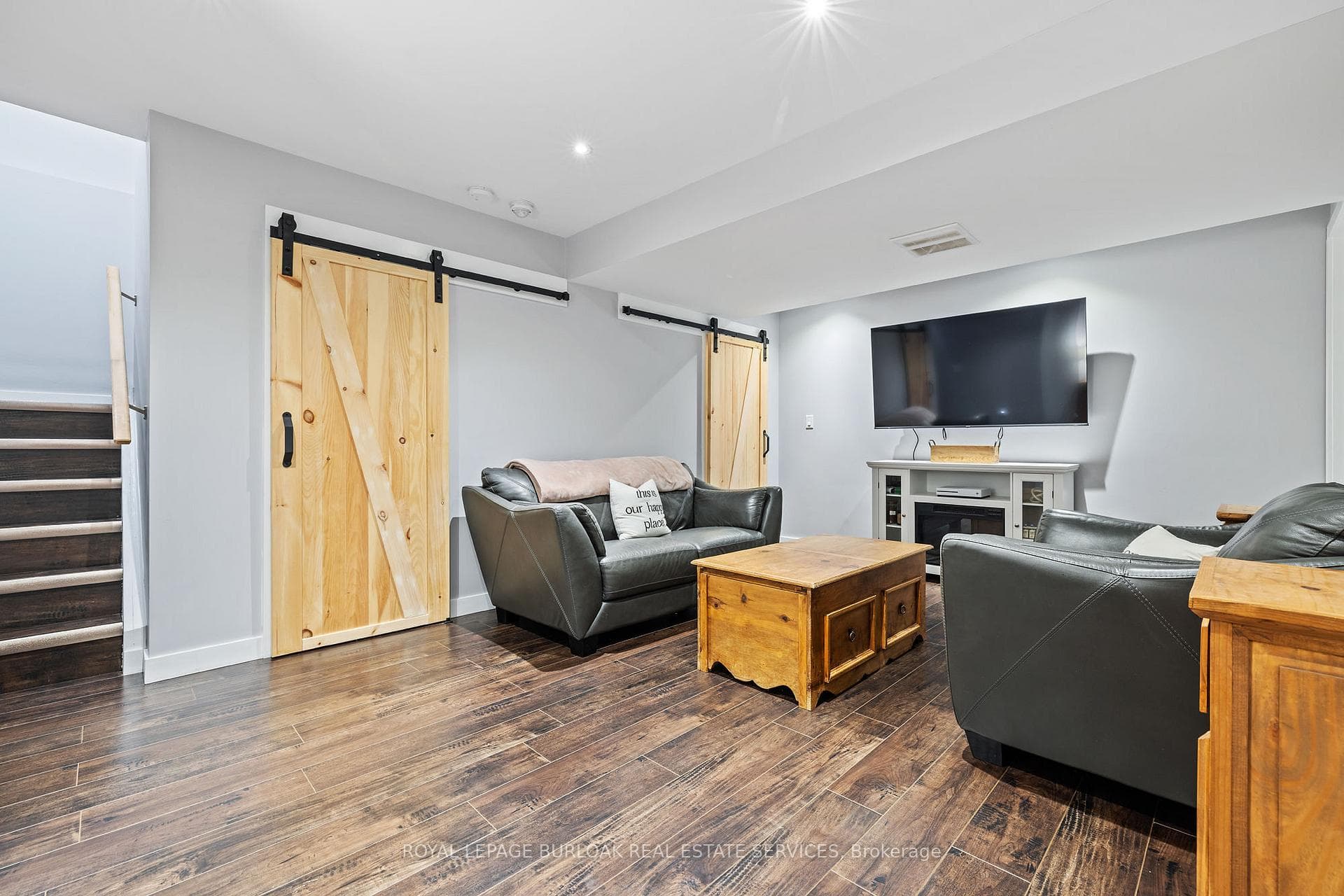 185 Courtney Street photo 29