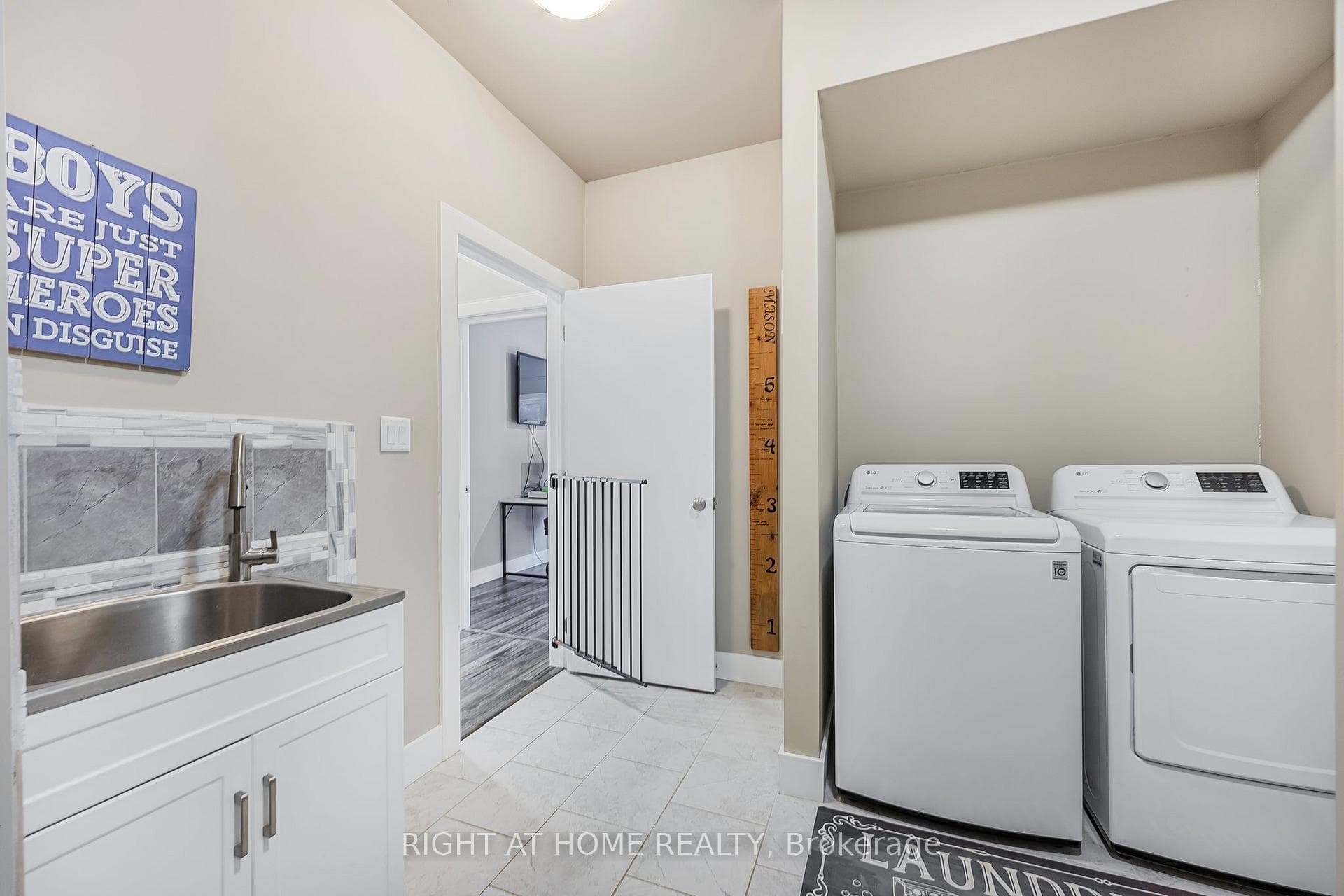 575 Oleary Lane photo 16