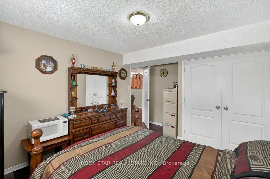 35 Hepburn Crescent photo 26