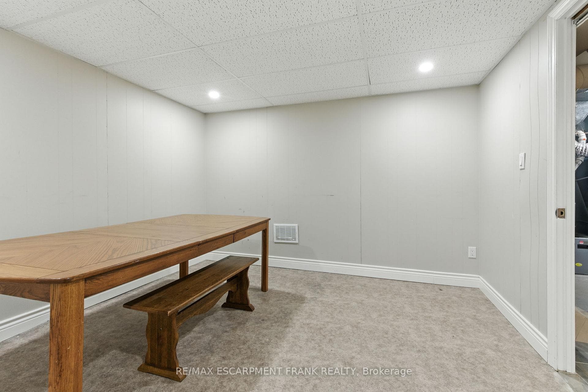 174 Broker Drive photo 33