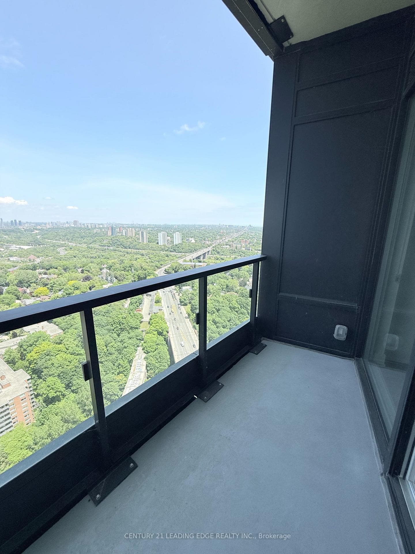 585 Bloor Street Unit 3624 photo 8