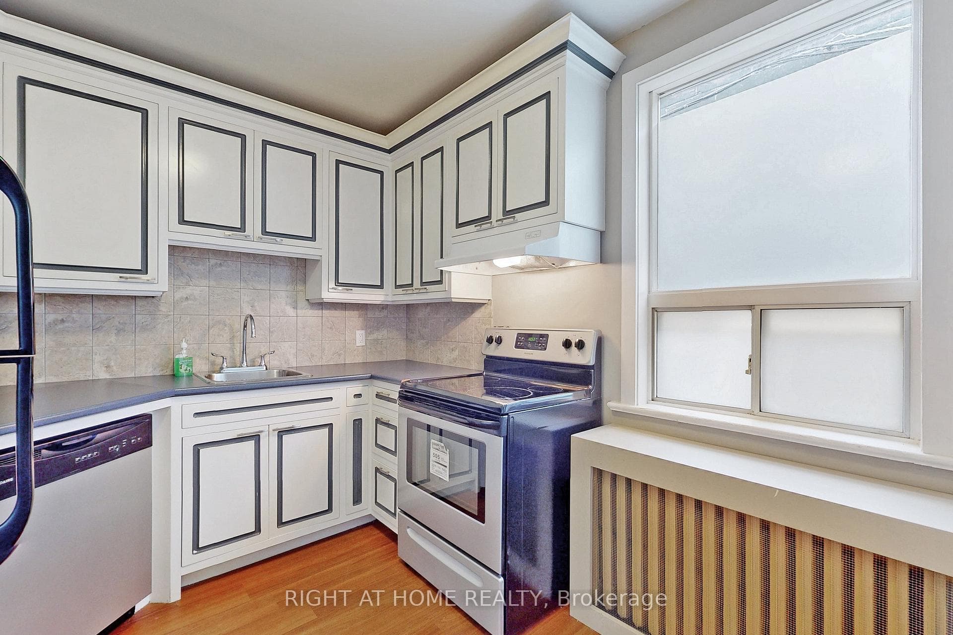 255 Lakeshore Road Unit #A photo 11