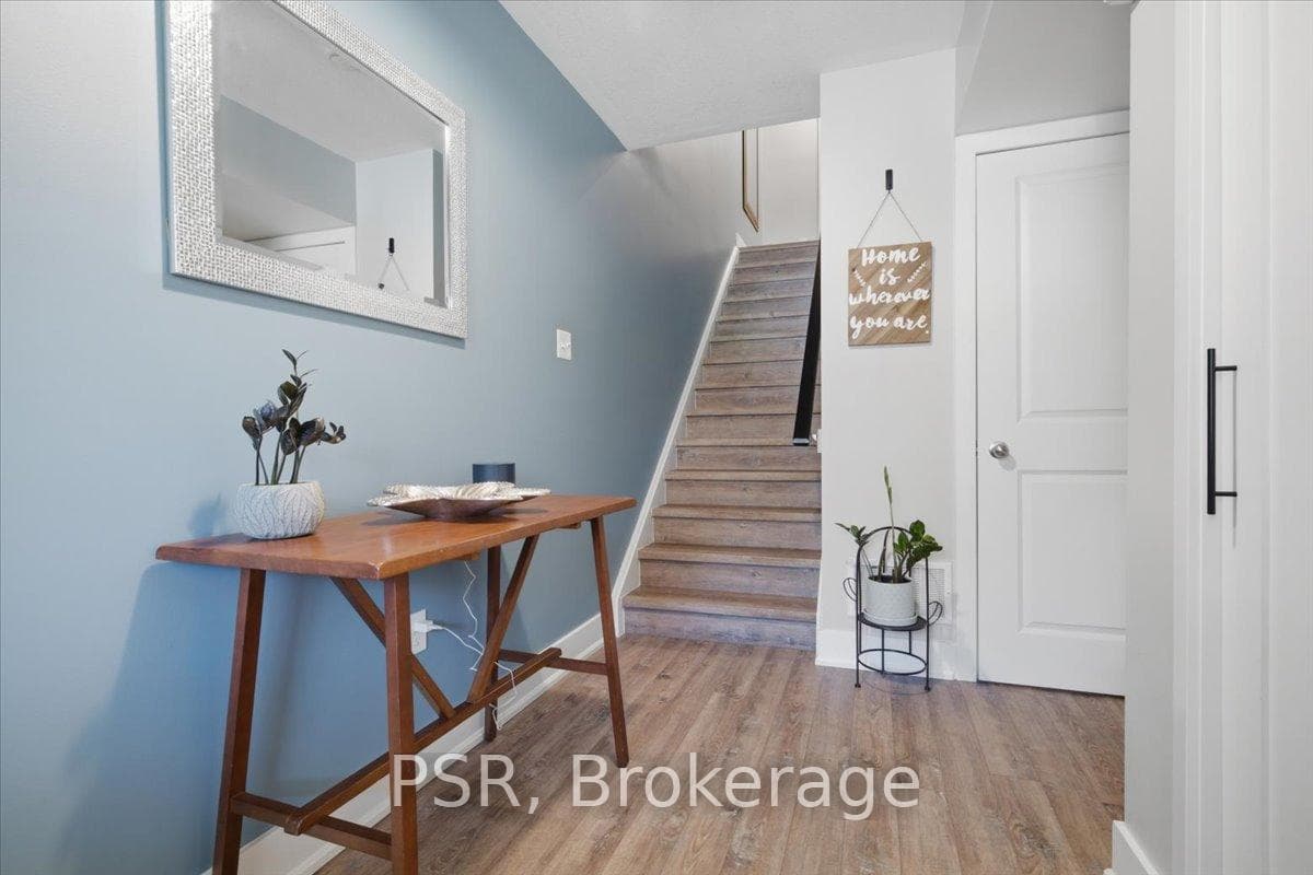 12 Hiscott Drive photo 6