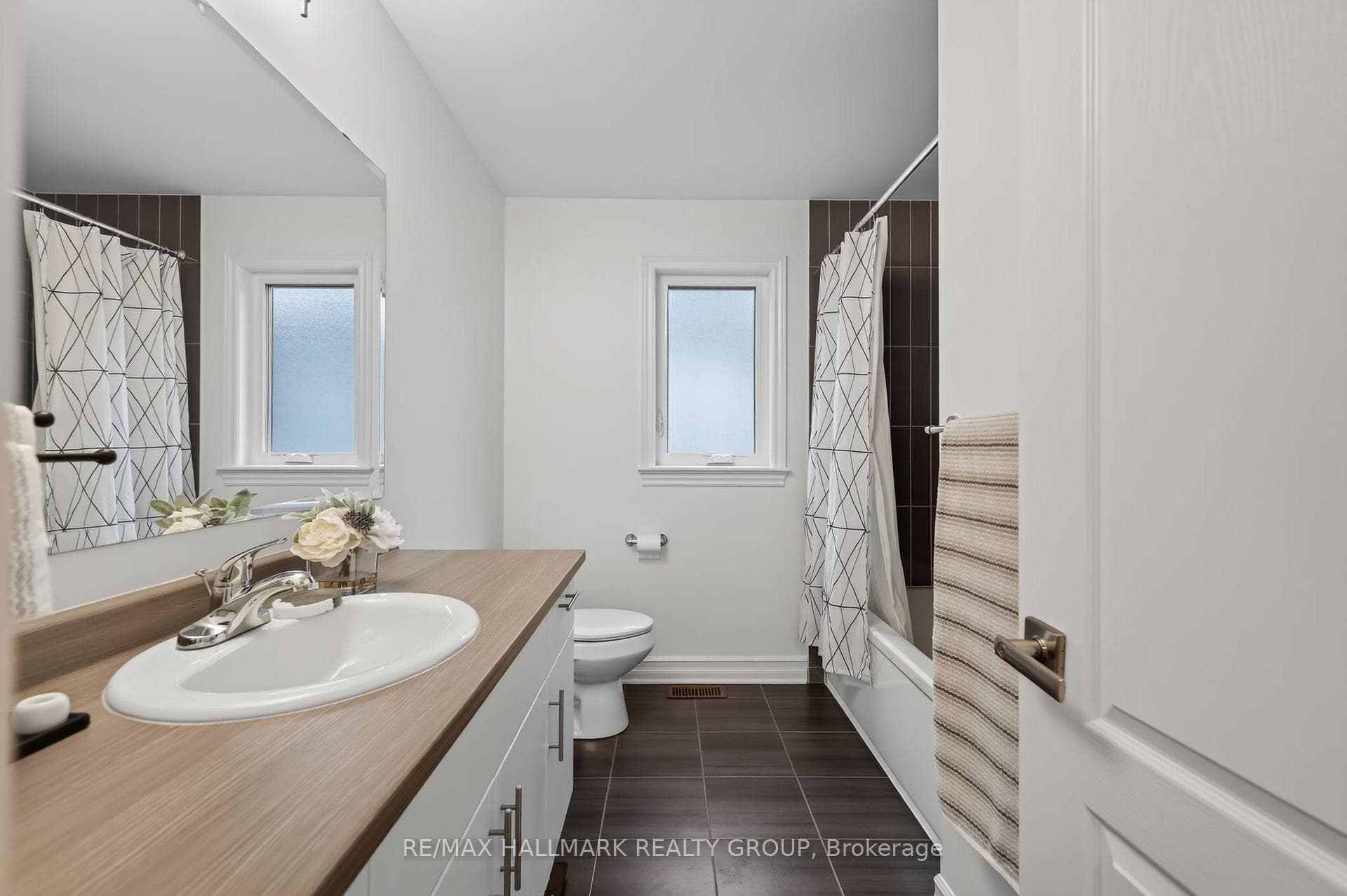 878 EXCURSION Way photo 32