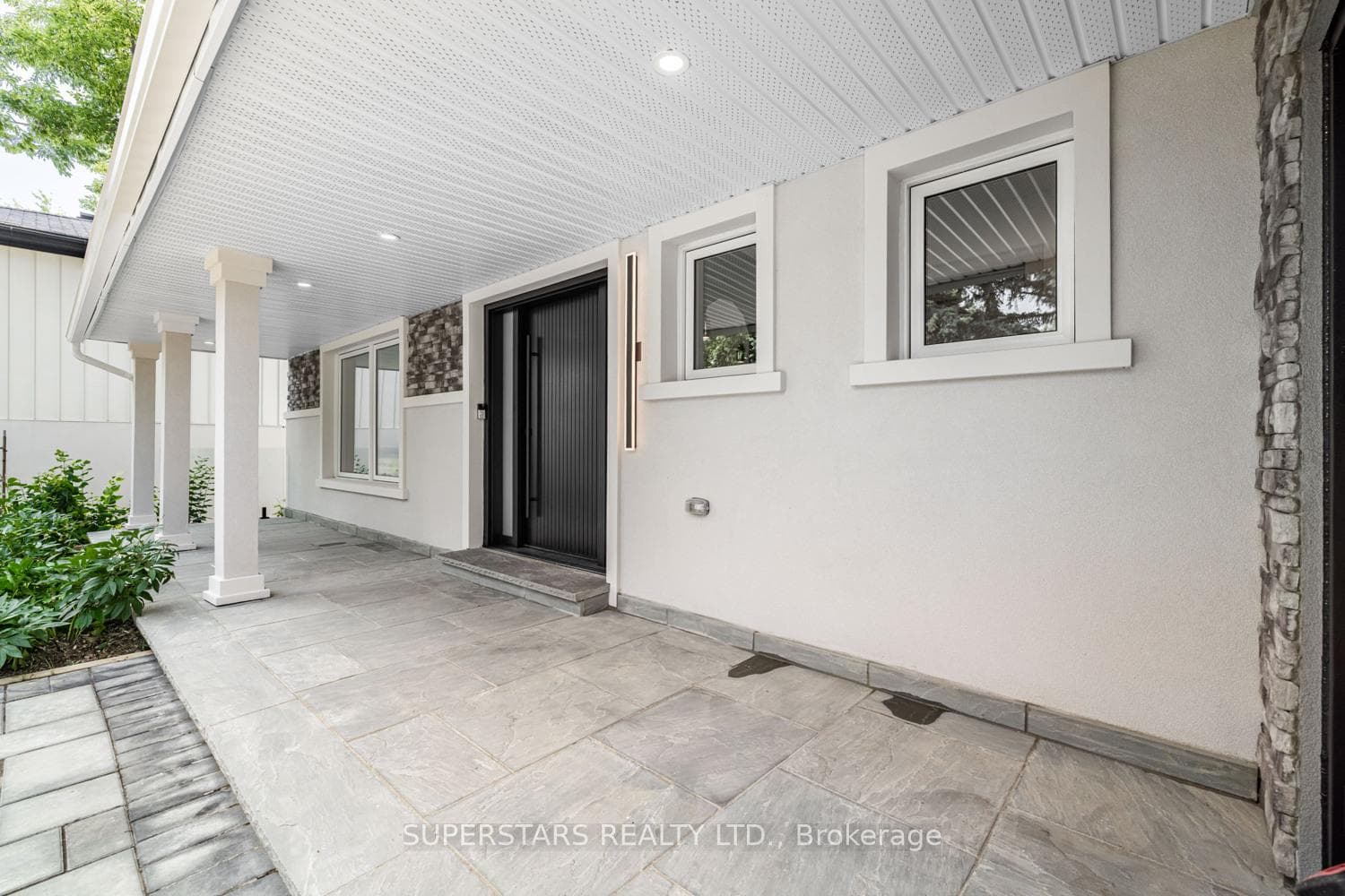 43 Thorny Brae Drive photo 3