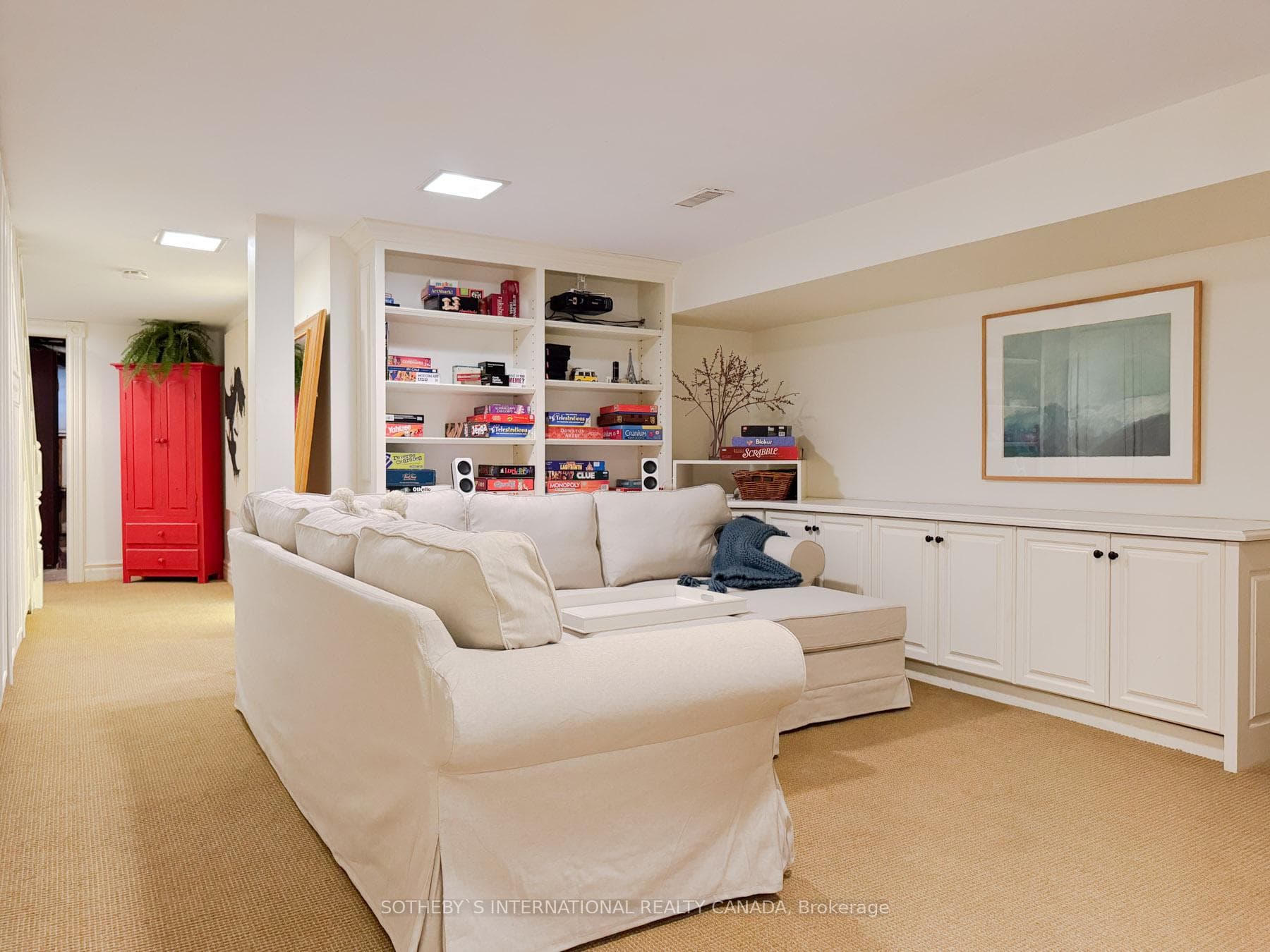 395 Carlton Street photo 35