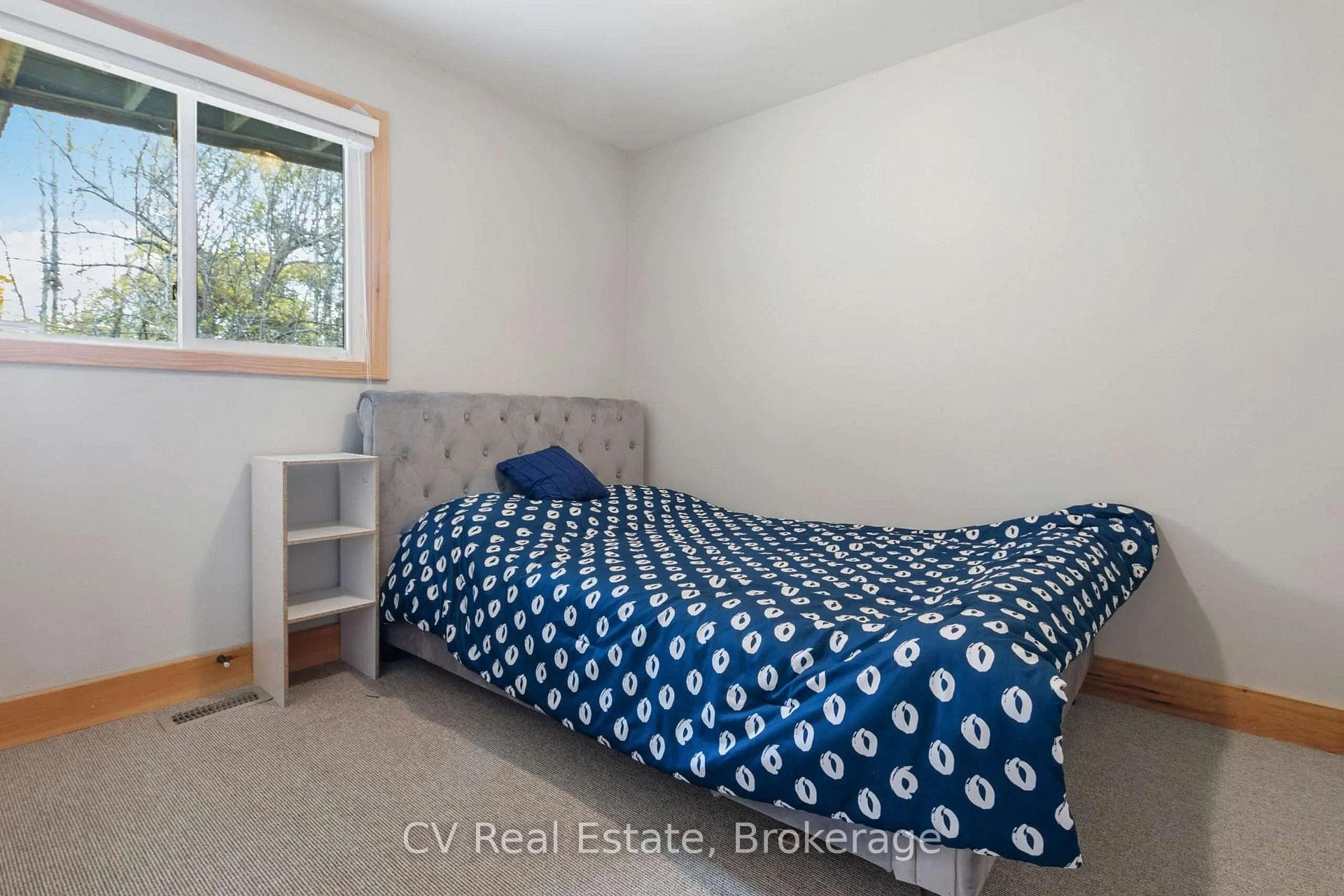156 Chamonix Crescent photo 20