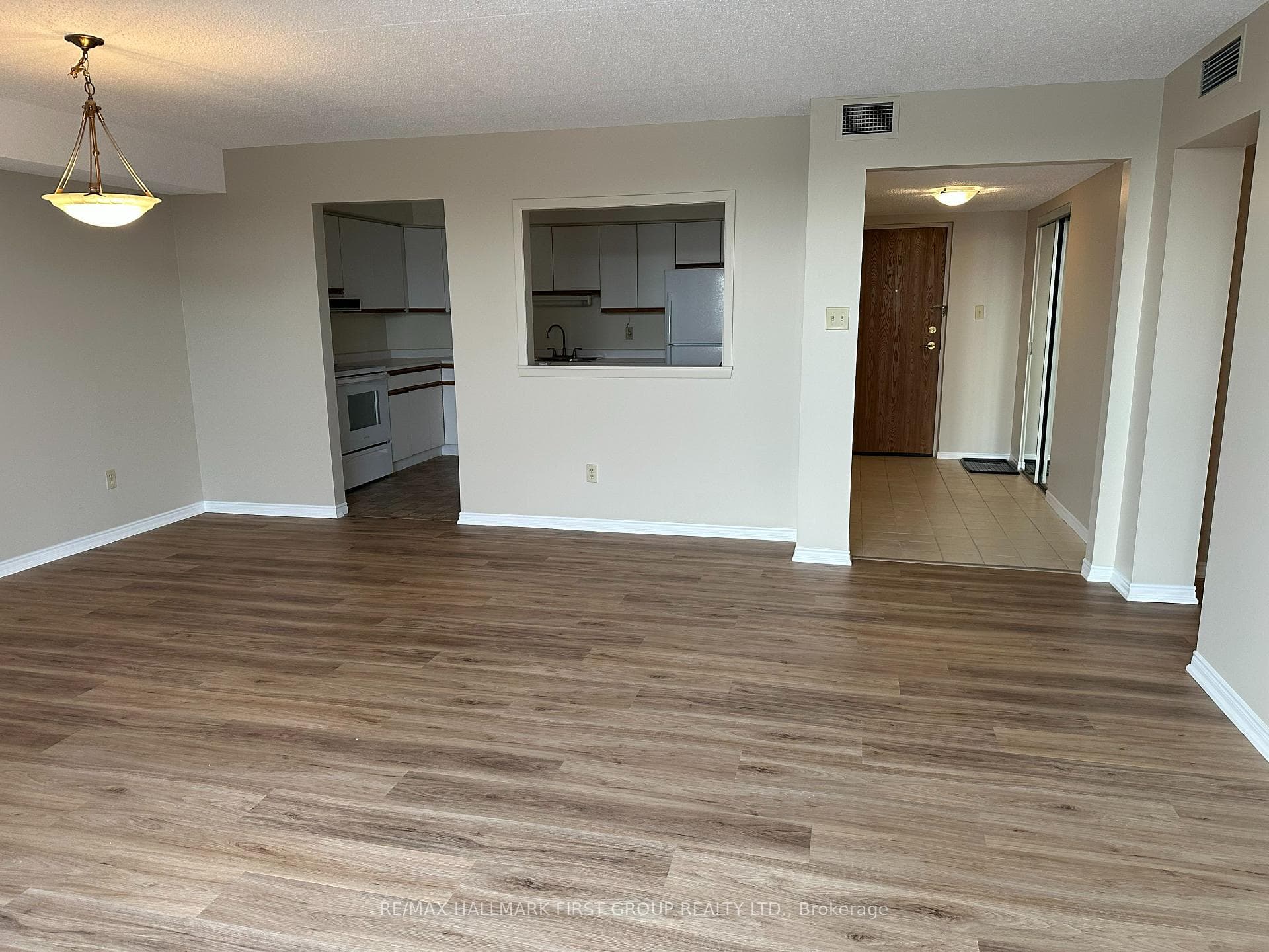 1 Queen Street Unit 404 photo 25