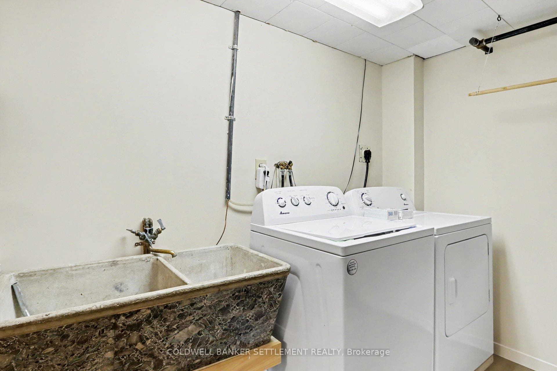 2 Glenview Crescent photo 26