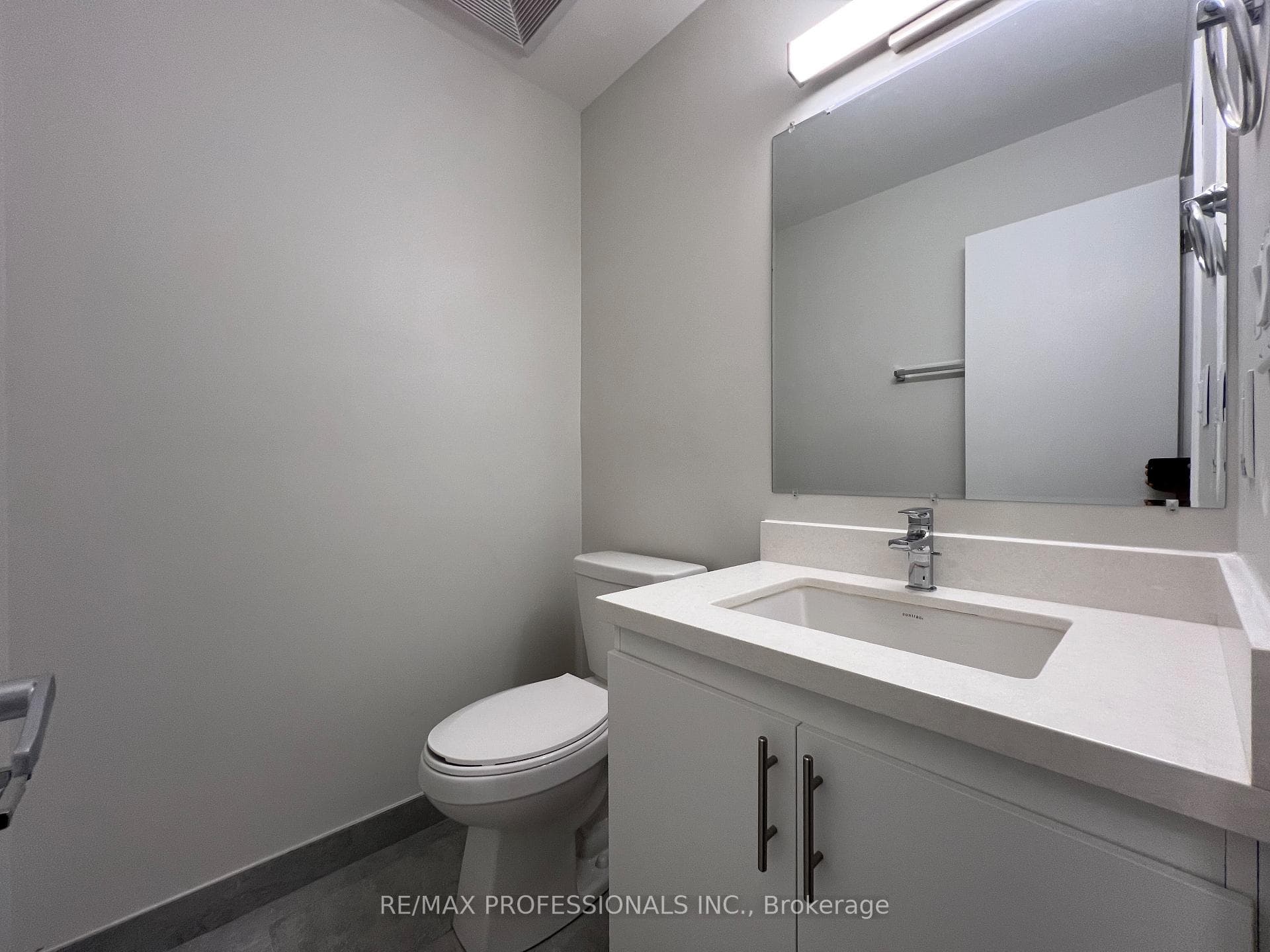 62 Dixfield Drive Unit 140 photo 5