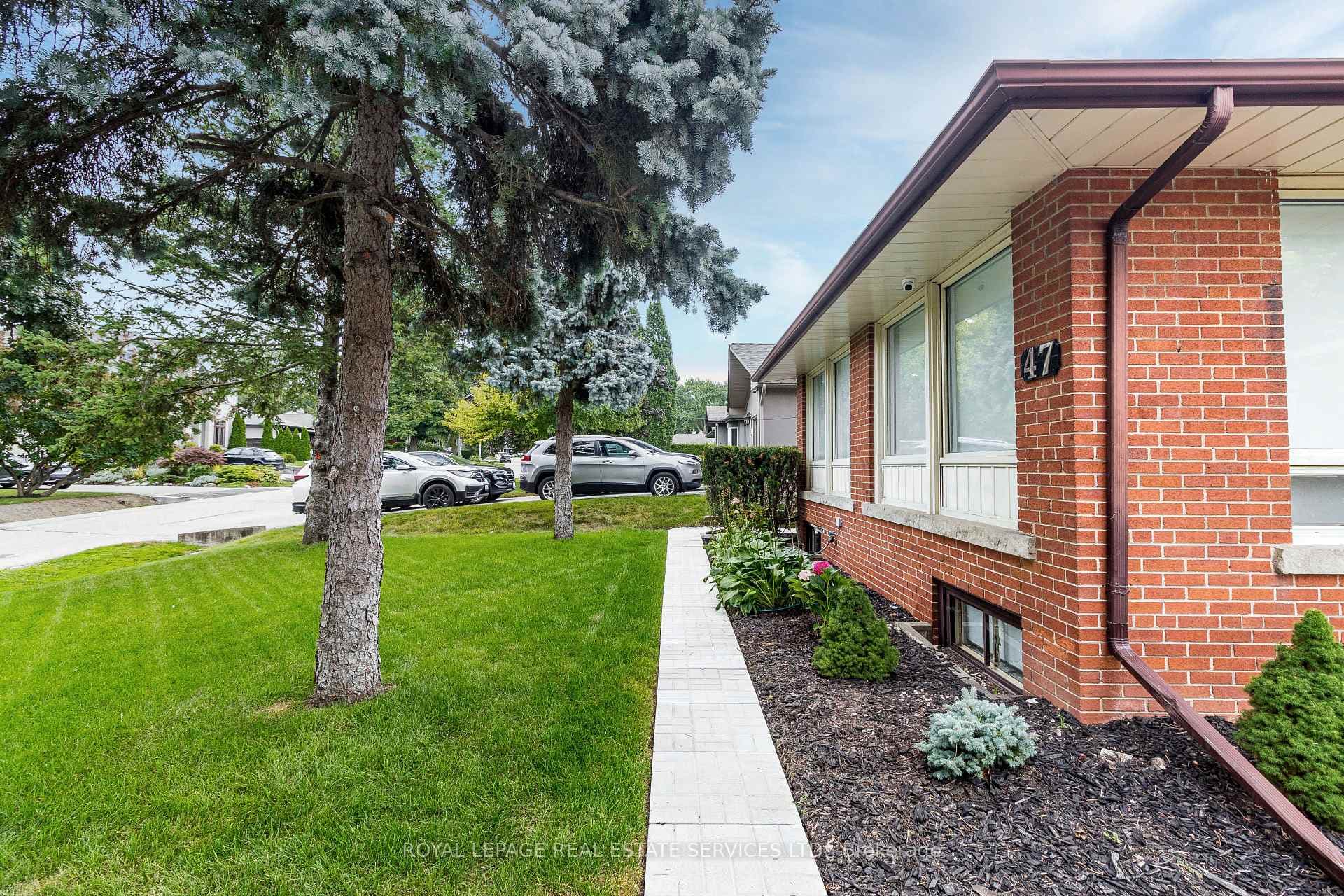 47 Abinger Crescent Unit Bsmt photo 4