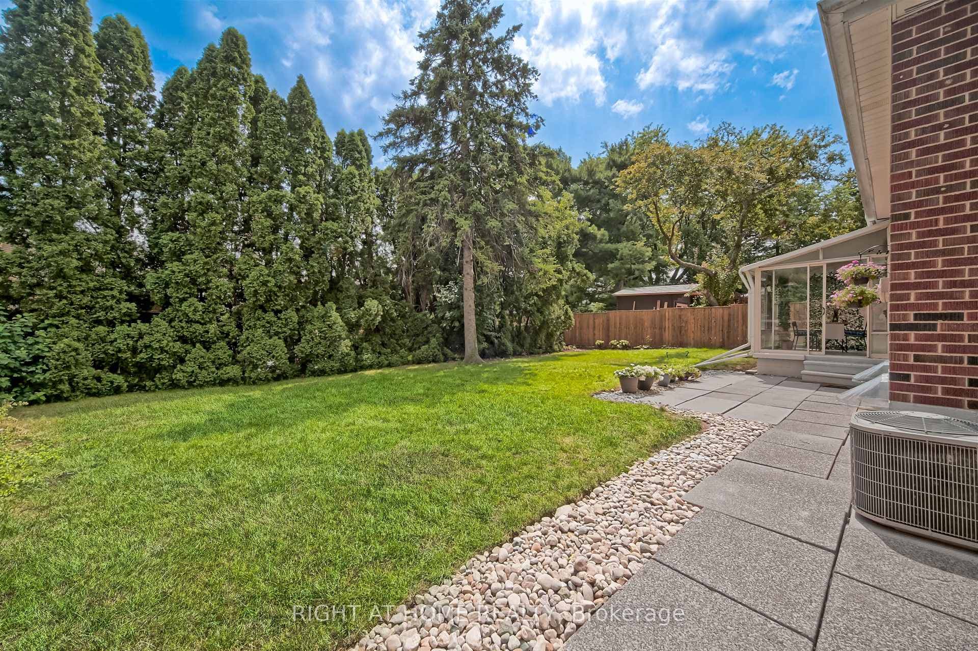 388 Lark Avenue photo 36
