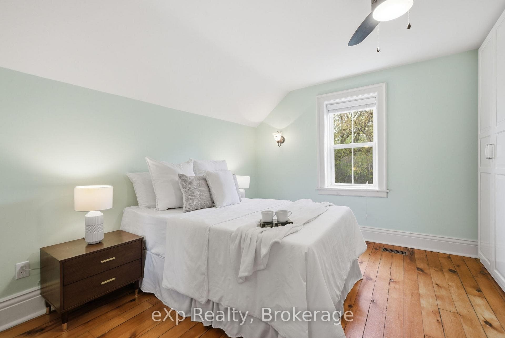 4081 Burnham Street photo 24