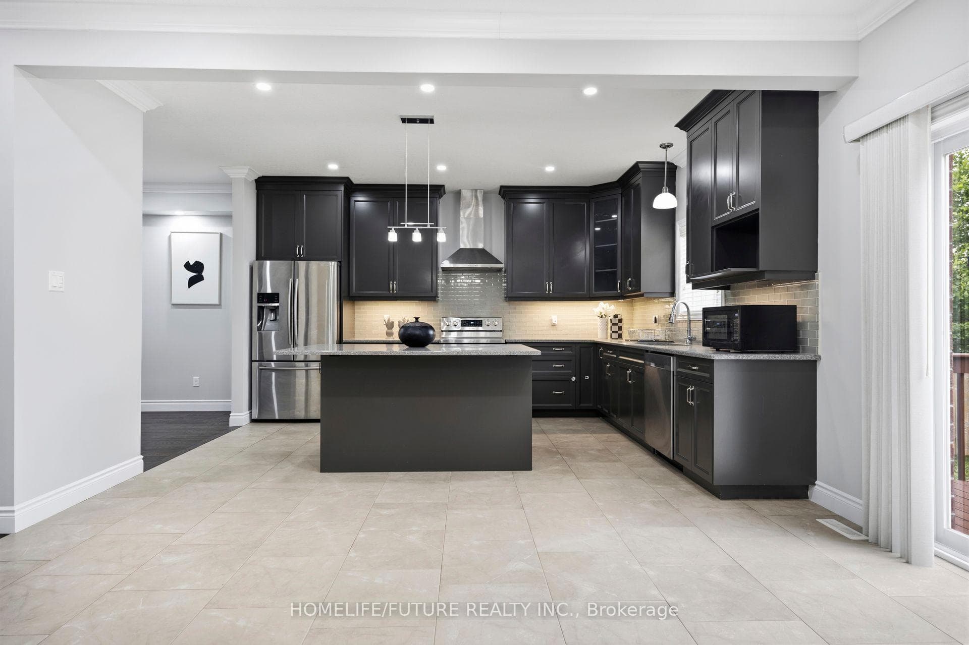 1049 Melsetter Way photo 11