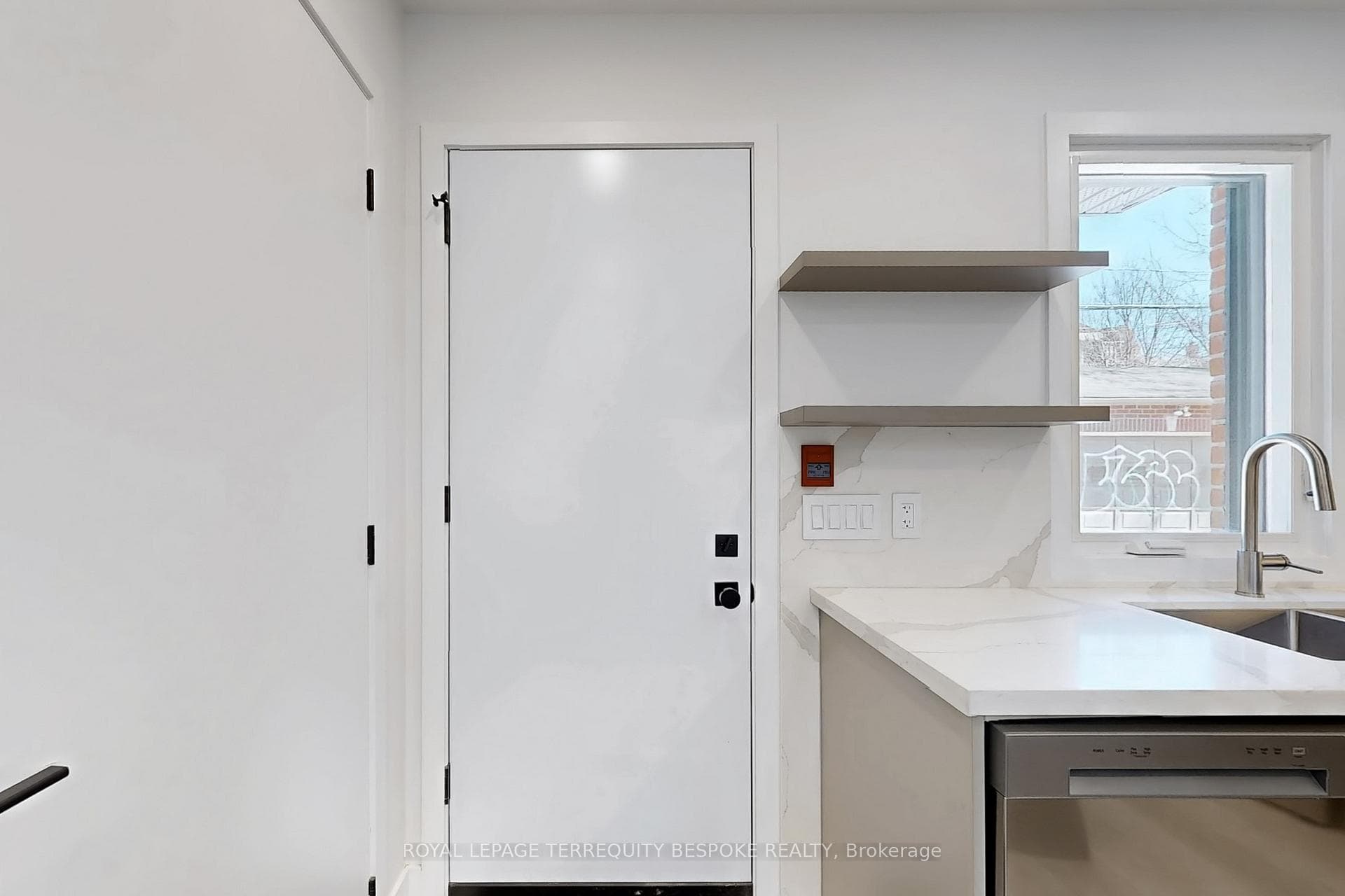 363 Euclid Avenue Unit Laneway photo 16