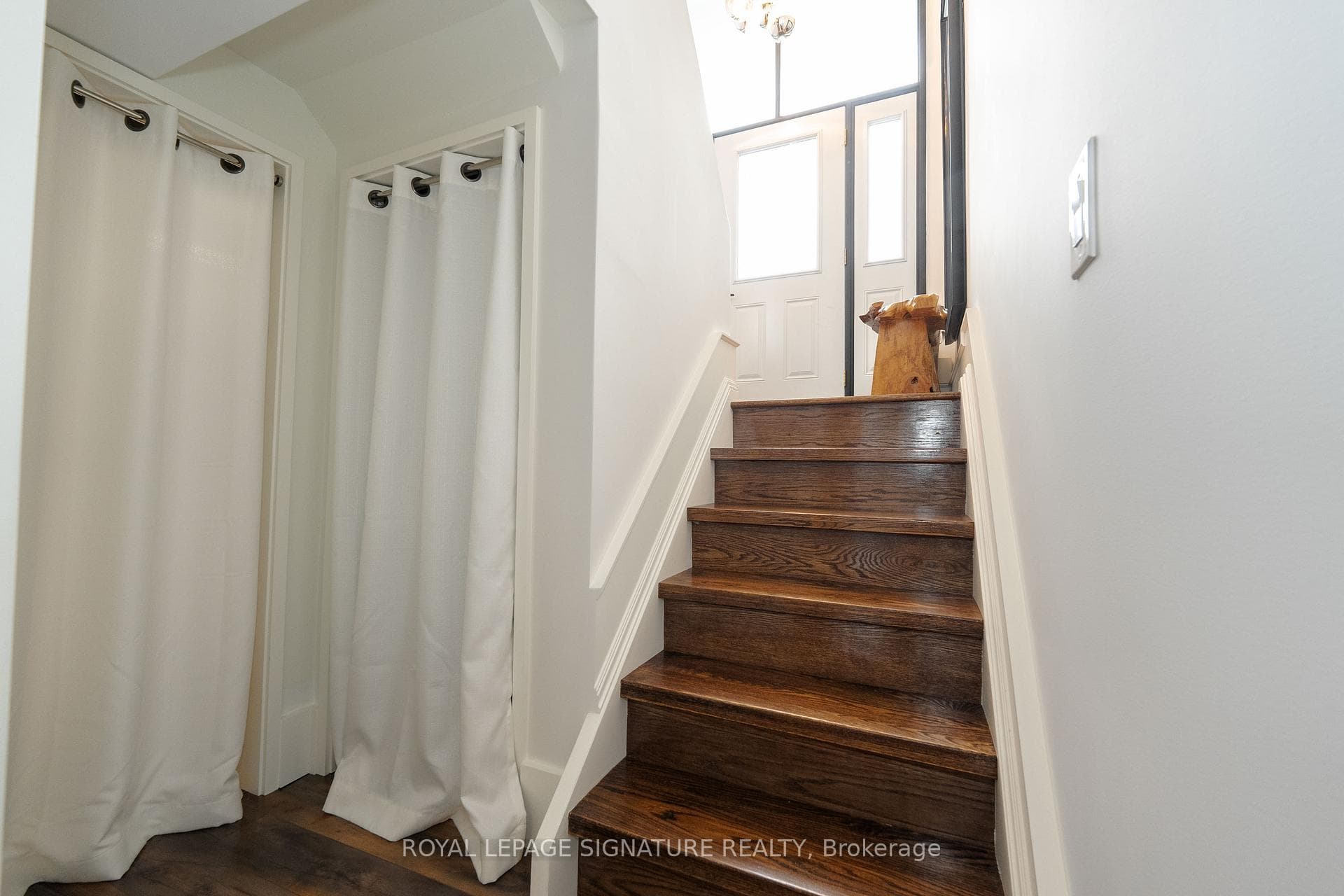725 Leaside Street photo 23
