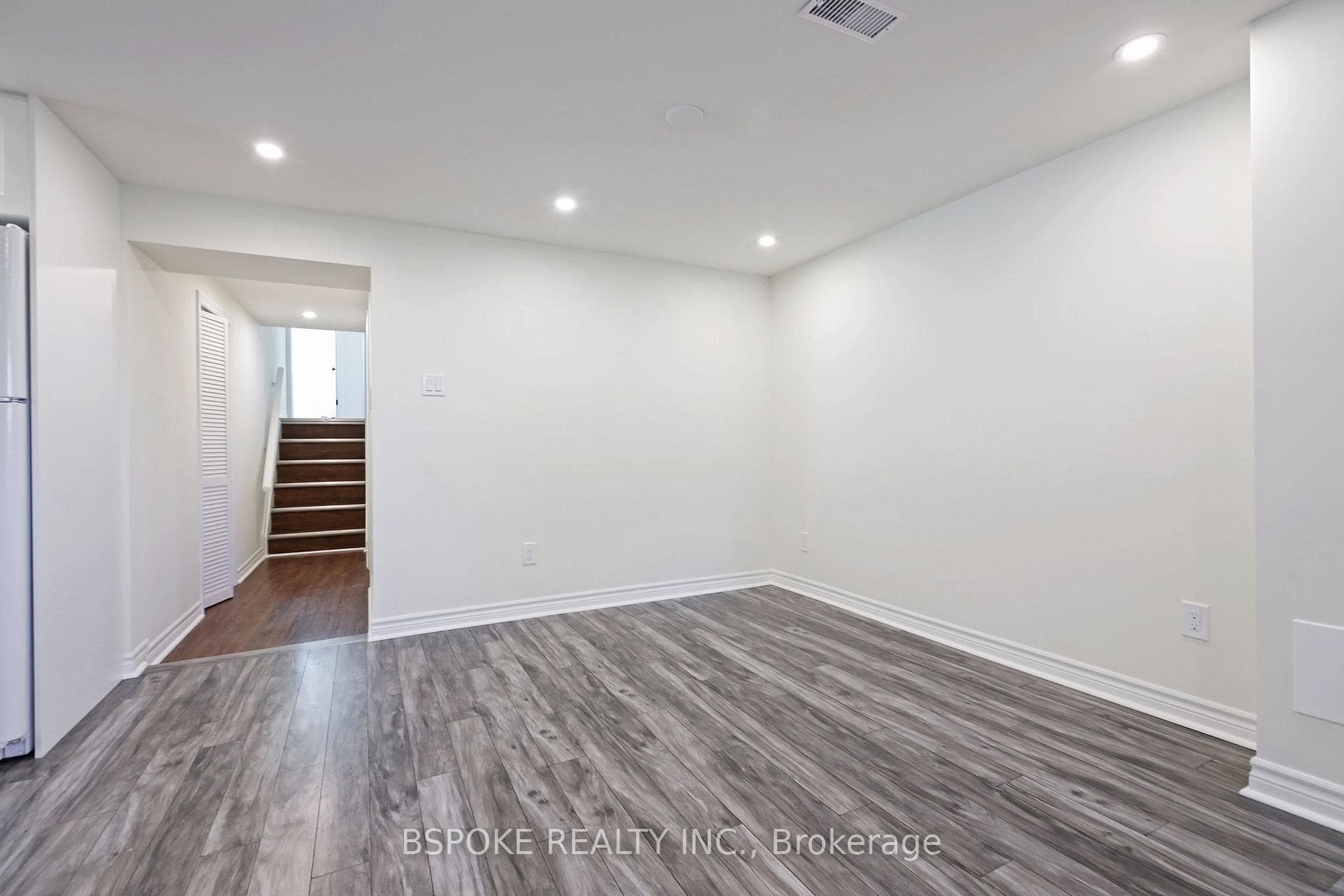 49 Howbert Drive photo 25