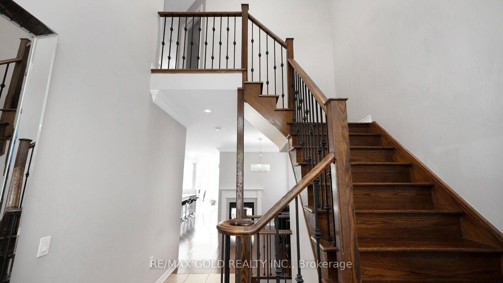4 Learmont Avenue photo 17