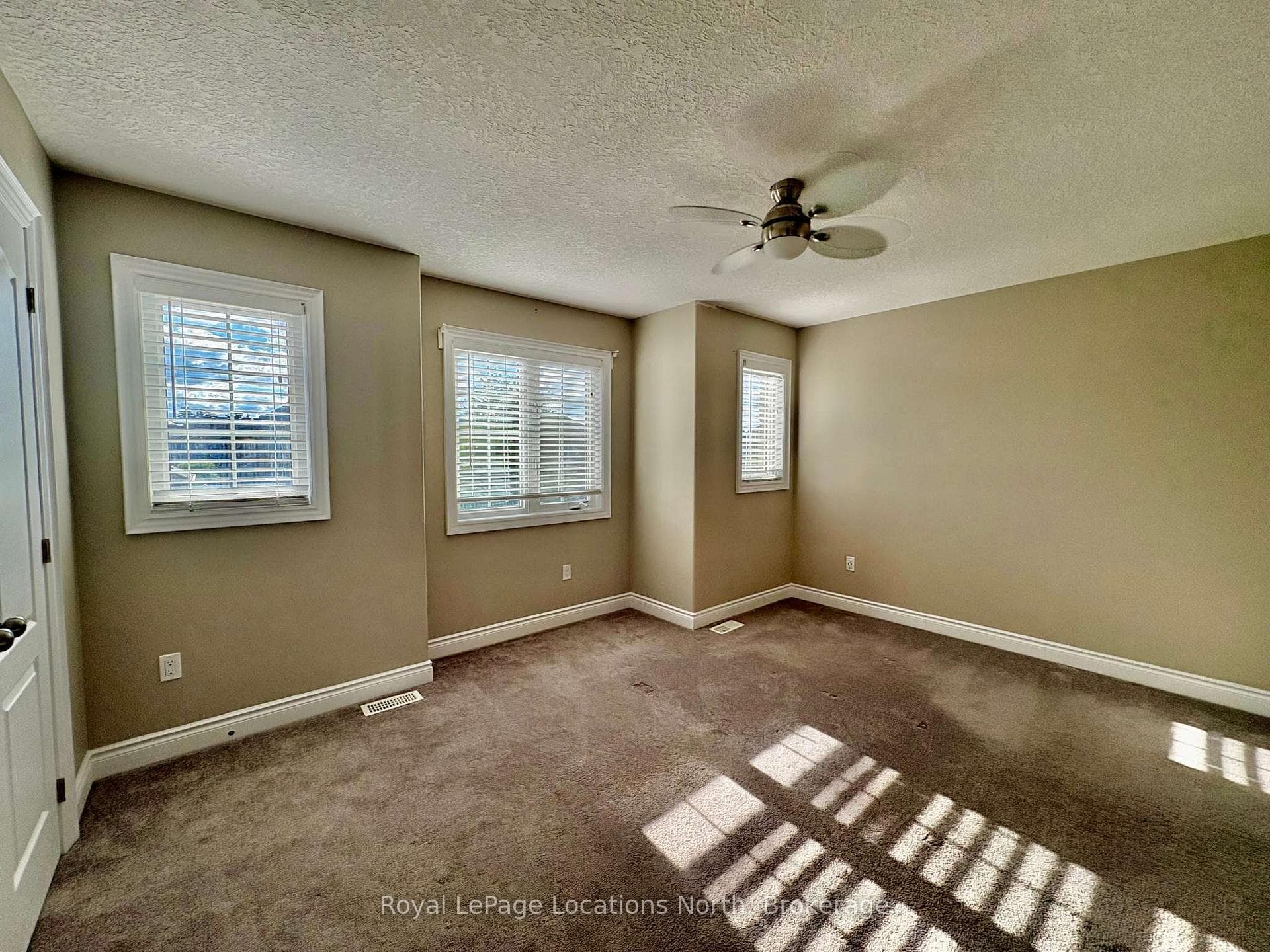 74 Garbutt Crescent photo 10