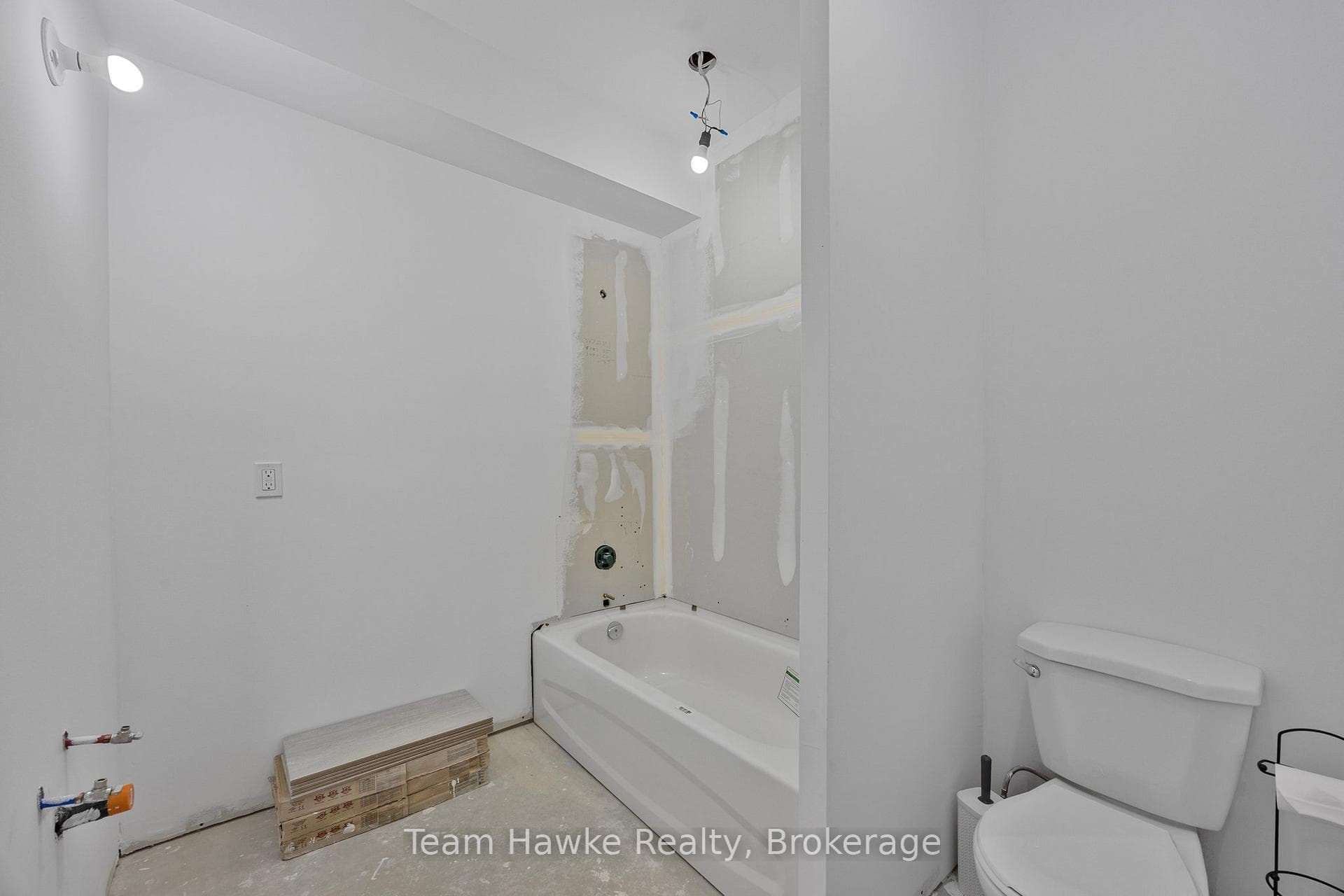 203 Robert Street photo 34