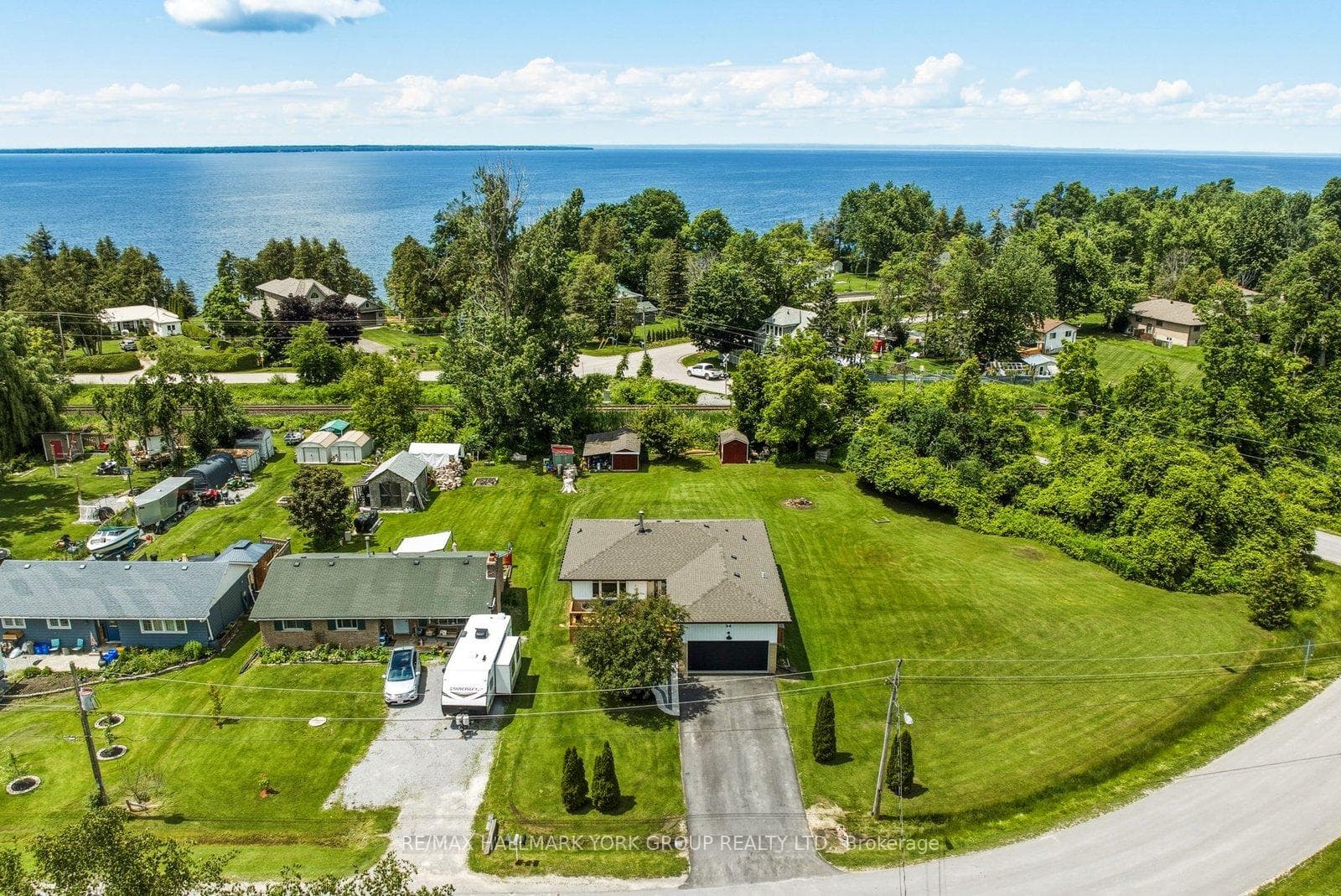 54 Twmarc Avenue photo 2