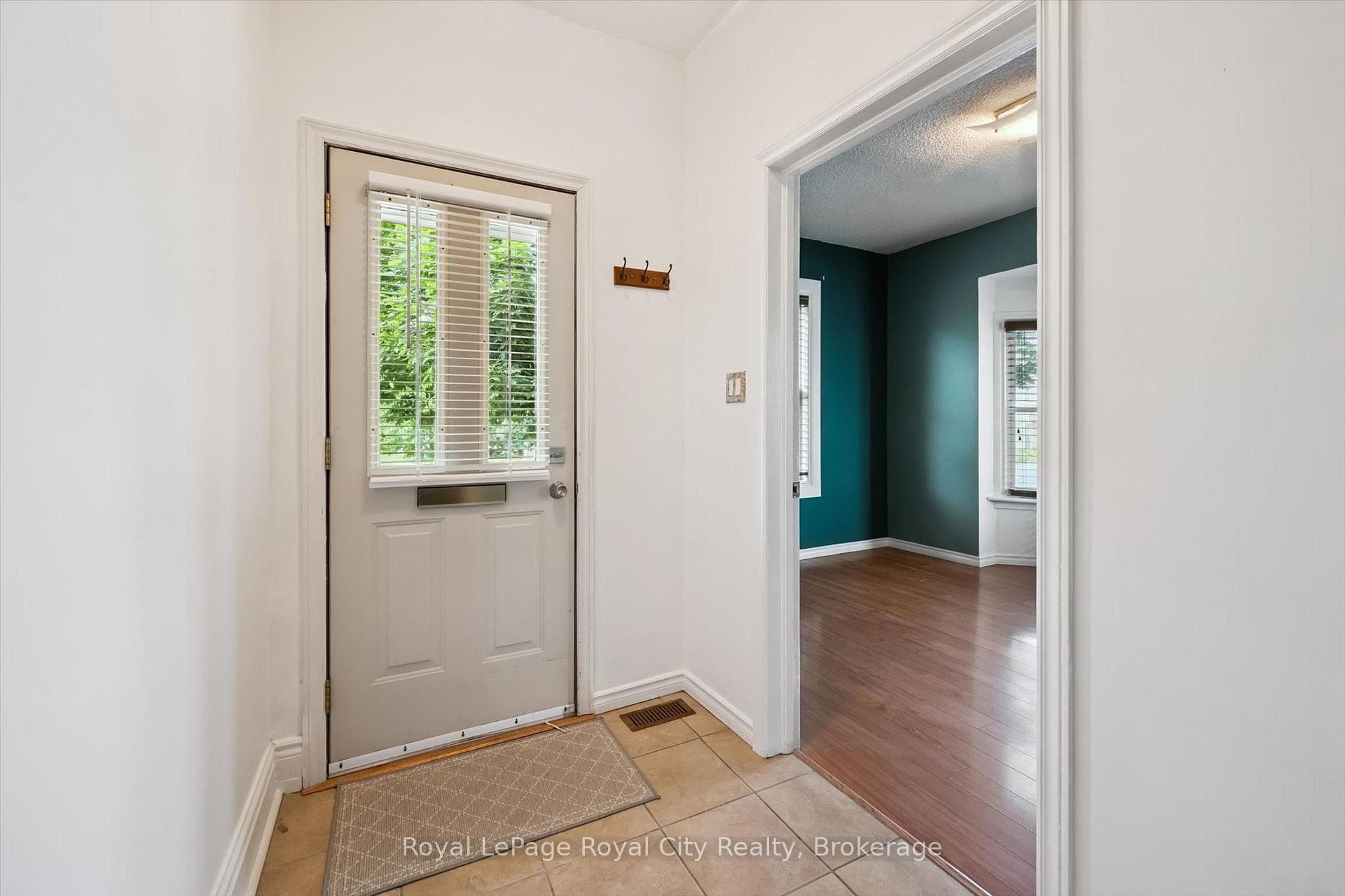 90 Neeve Street photo 5