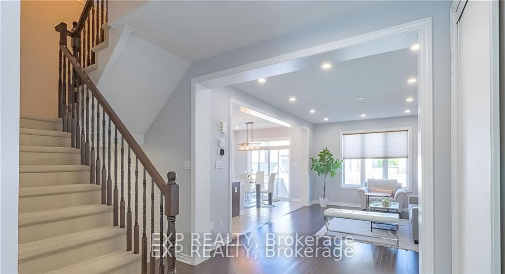 320 Autumnfield Street photo 3