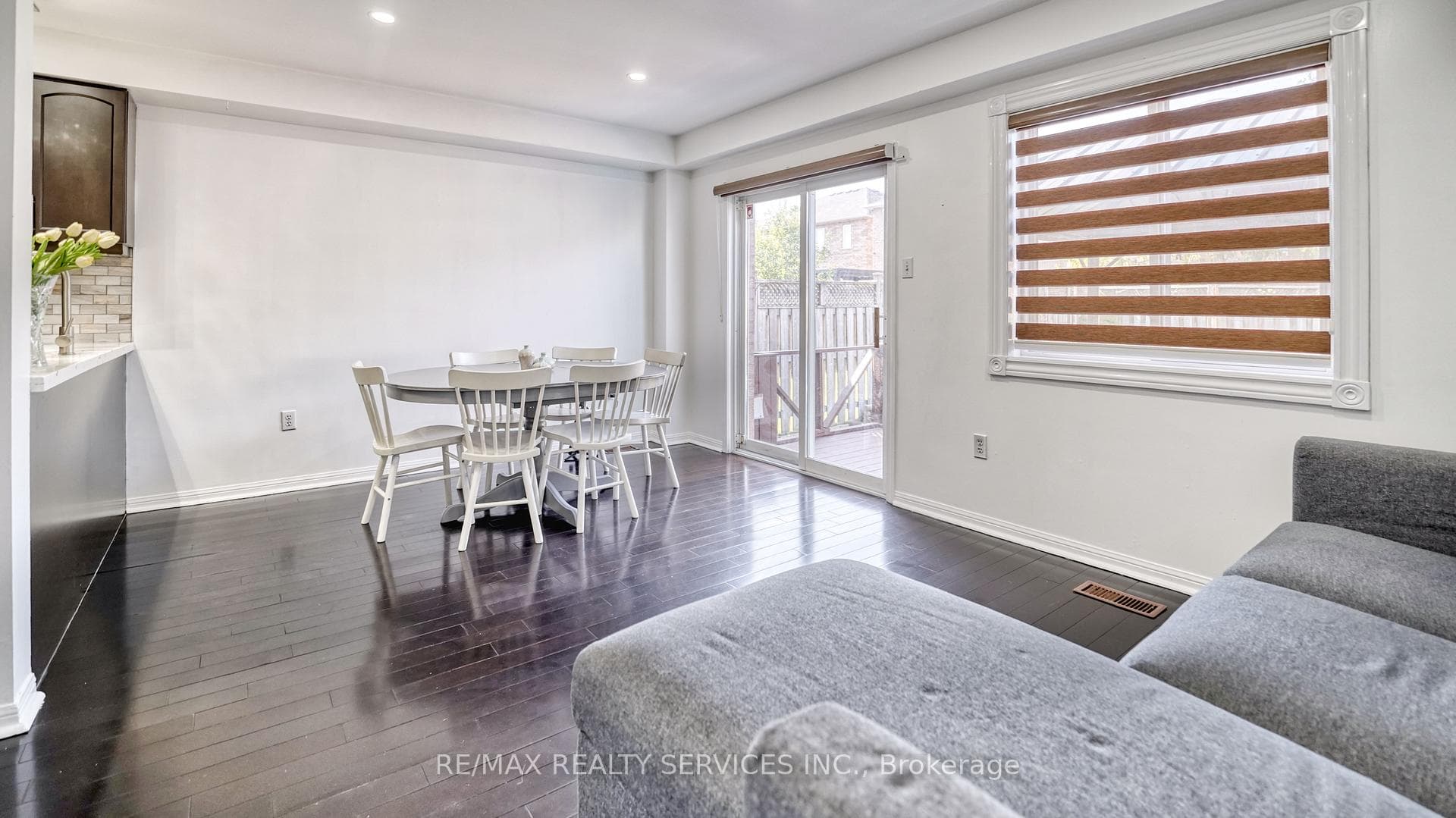598 Summer Park Crescent photo 14