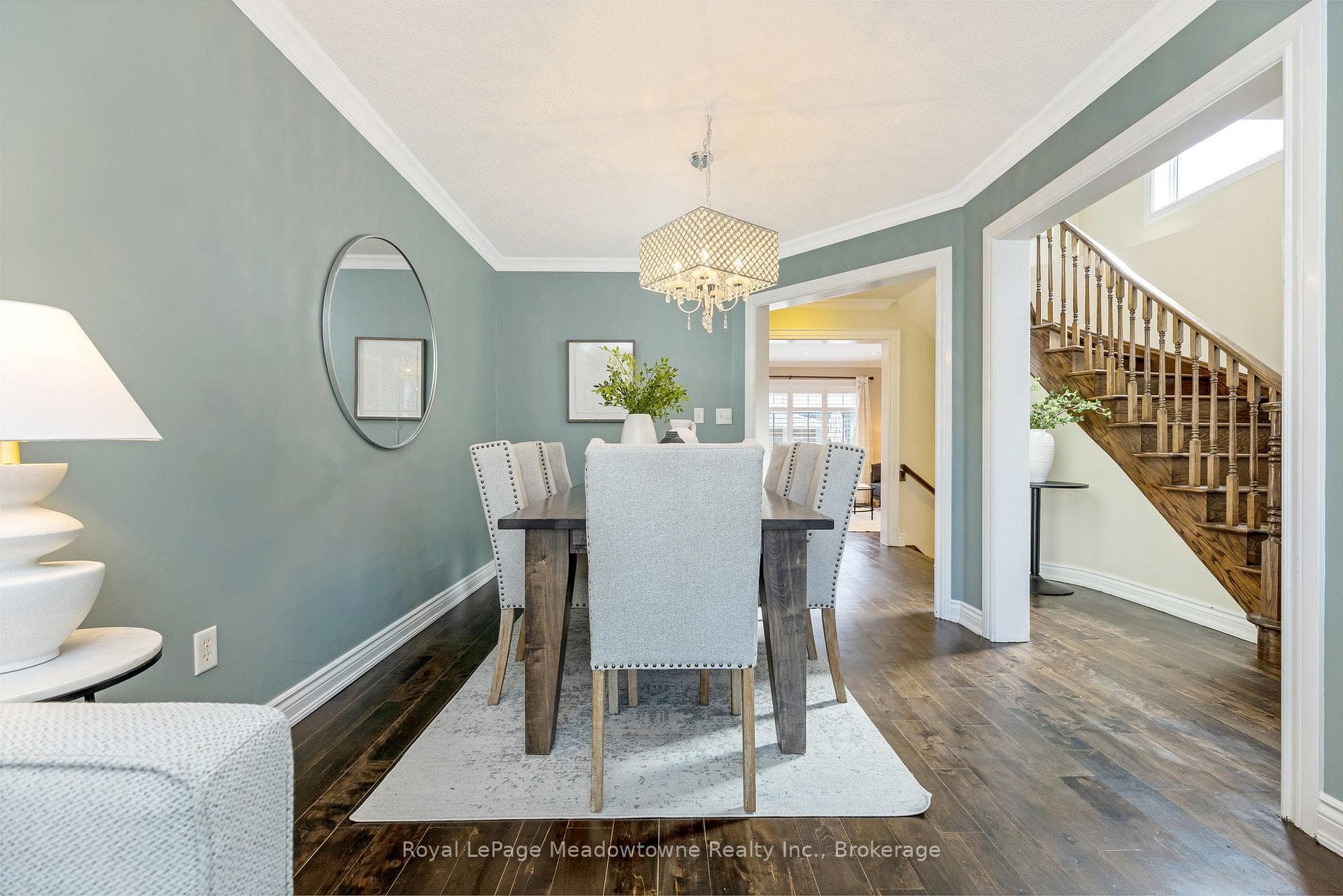 1216 Robson Crescent photo 9