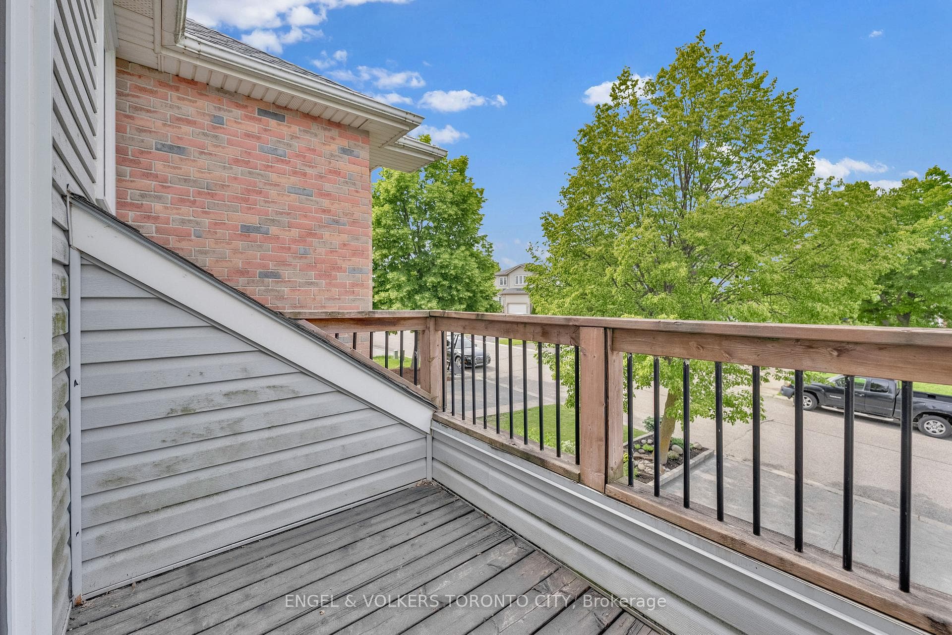 786 Hunters Gate Crescent photo 24