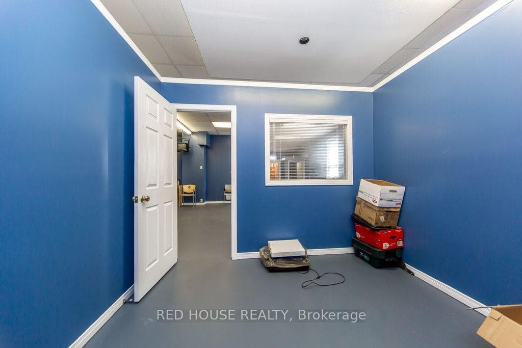658 Vaughan Road photo 15