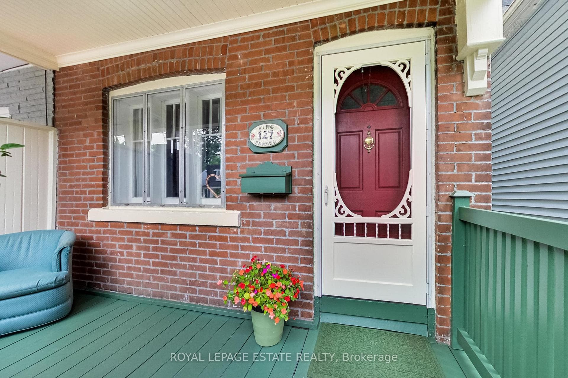 127 King Edward Avenue photo 2