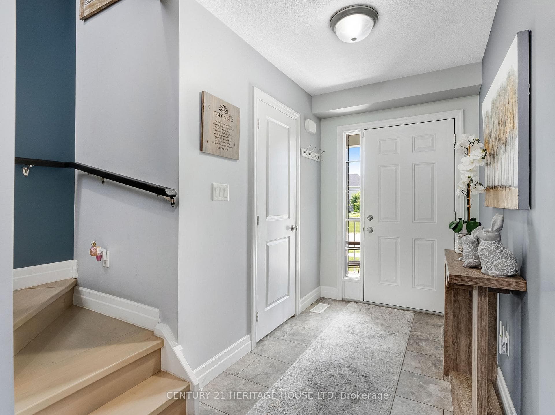 35 Roth Street photo 6