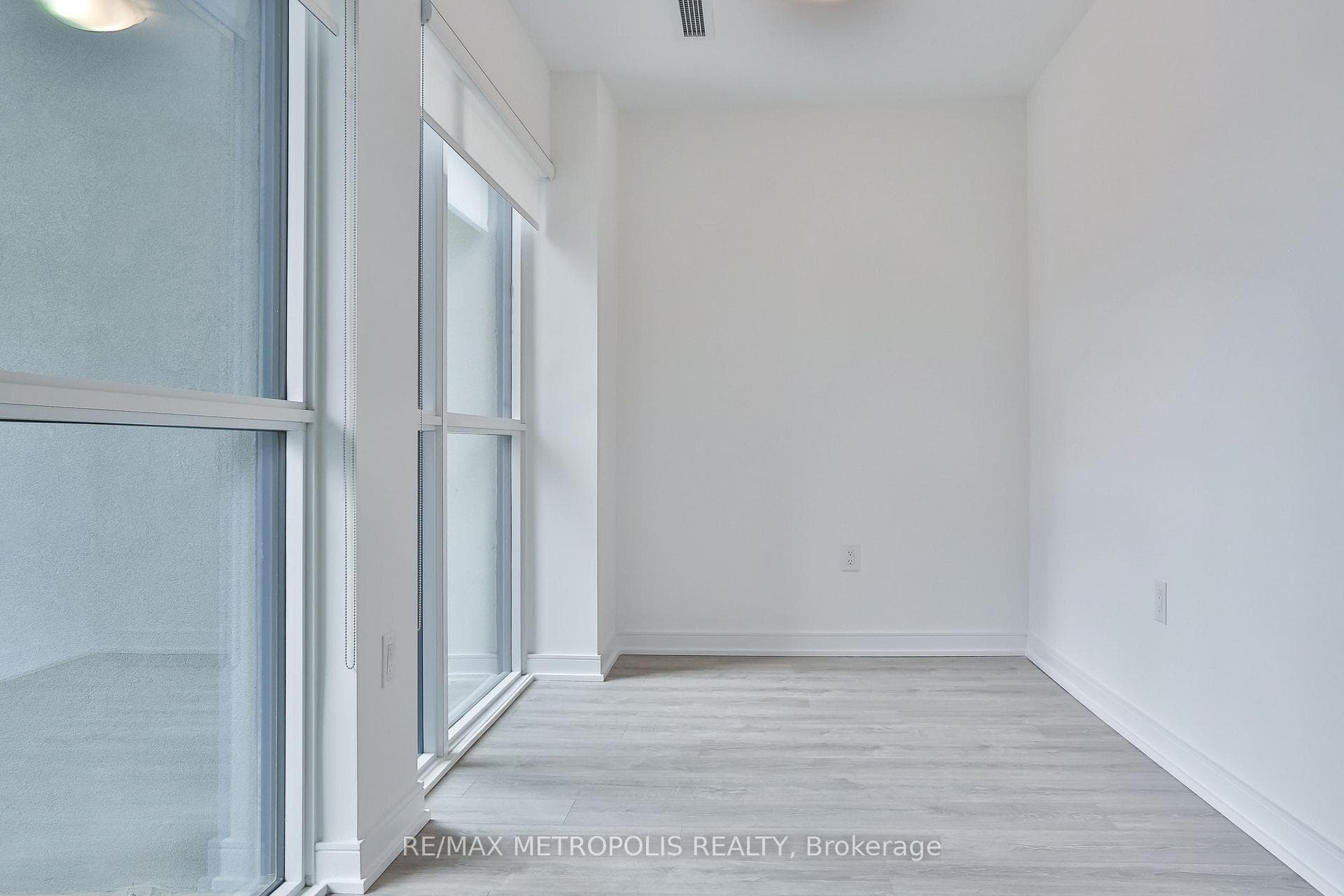 25 Neighbourhood Lane Unit 503 photo 11