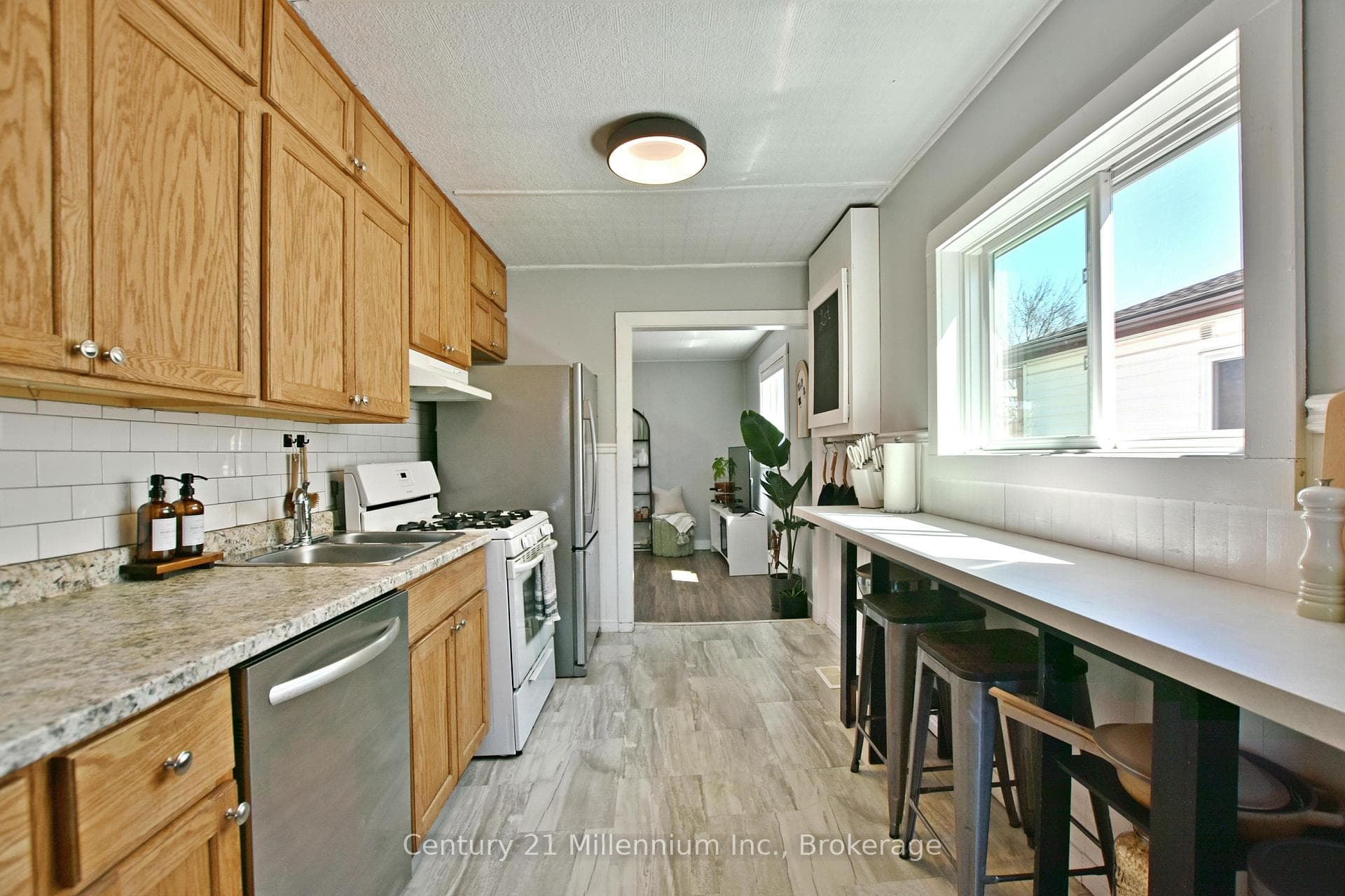 453 Birch Street photo 12