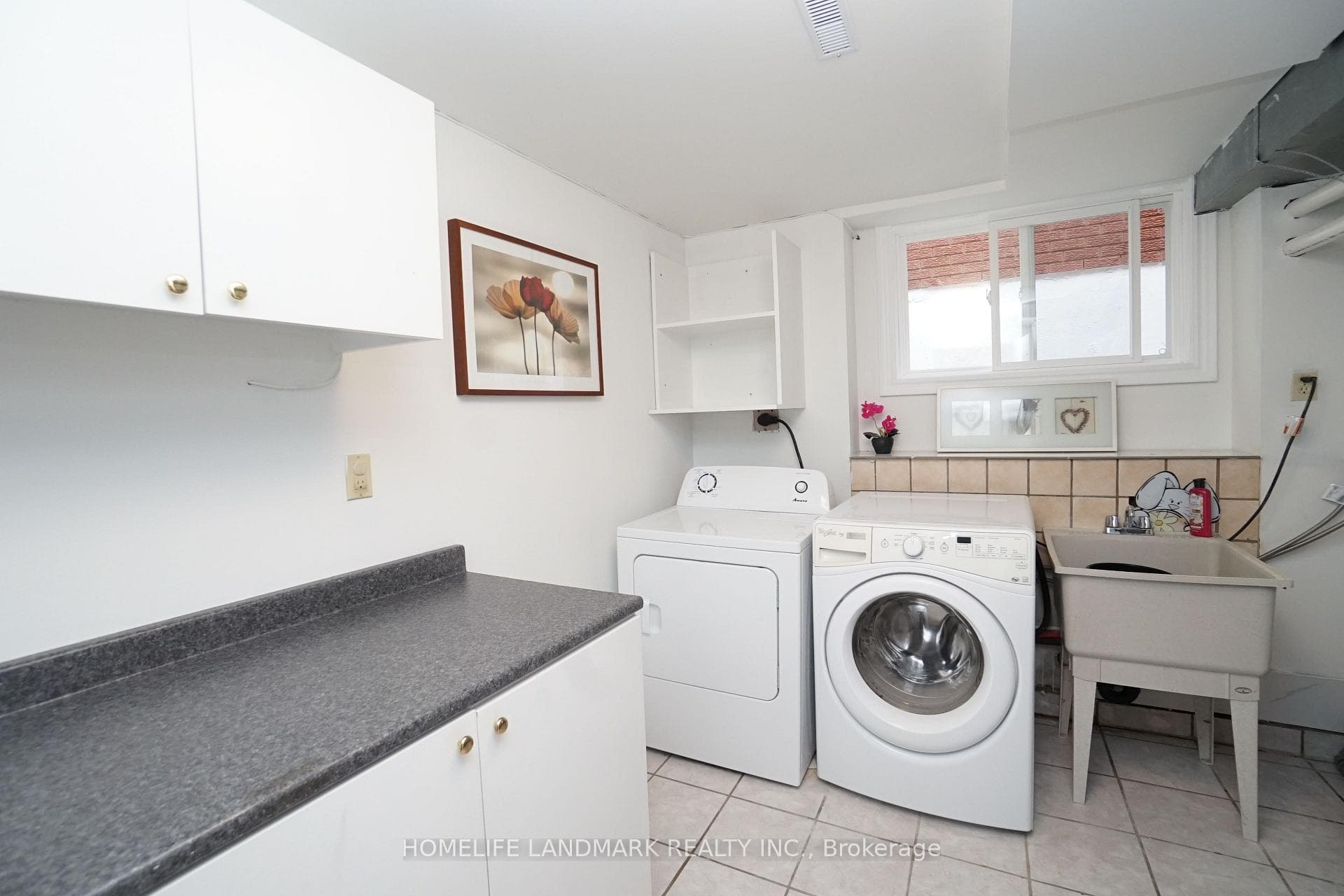 594 Queen Victoria Drive Unit Gound & Bsmt photo 29
