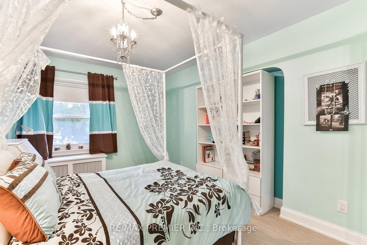 684 Eglinton Avenue photo 19