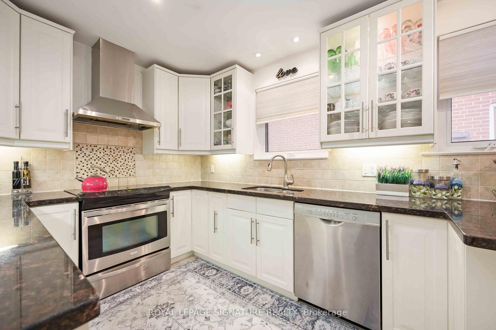 41 Dixington Crescent photo 13